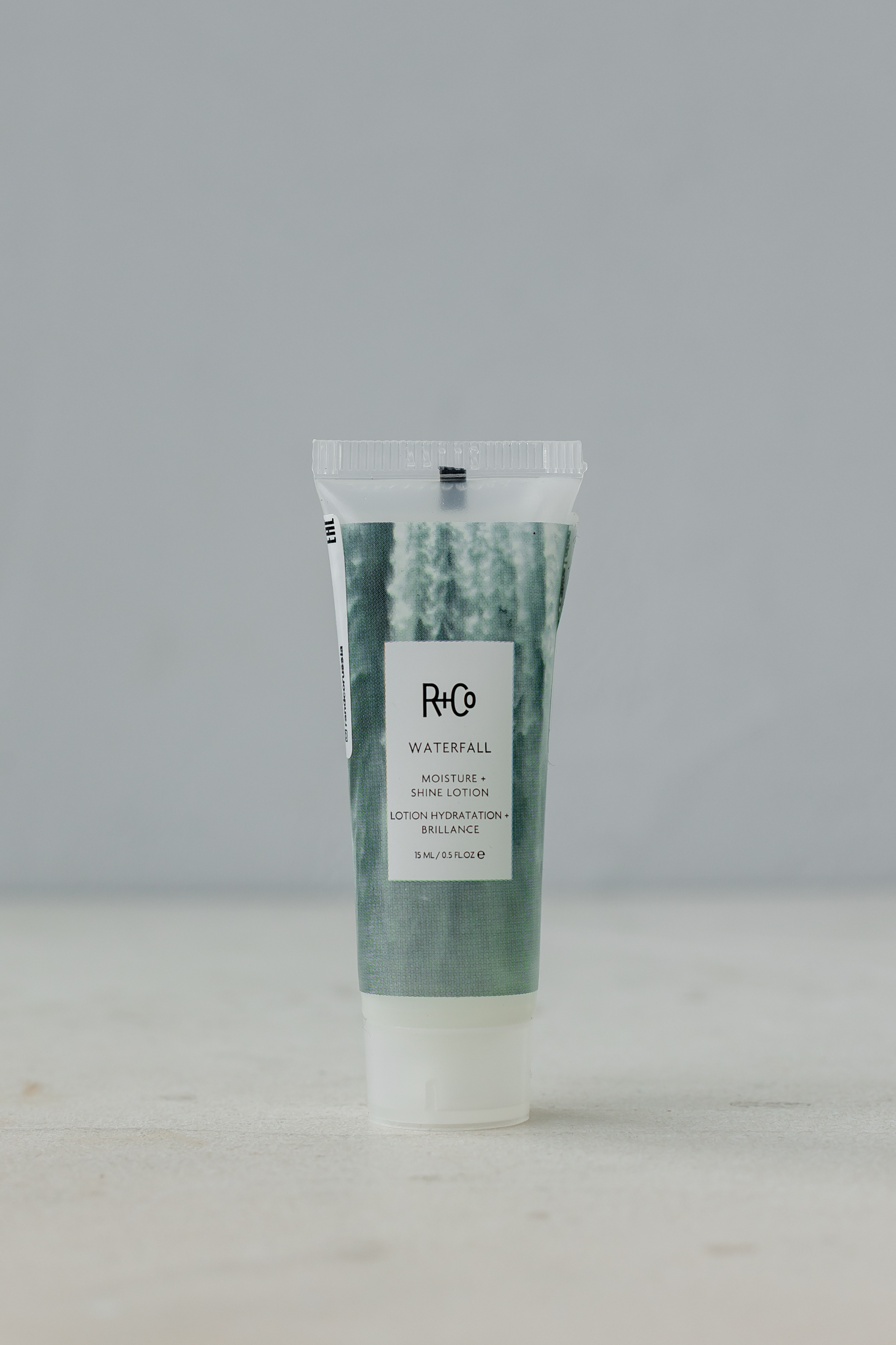 ВОДОПАД увлажняющий лосьон для блеска (делюкс) R+Co WATERFALL Moisture + Shine Lotion (deluxe) 15ml
ВОДОПАД увлажняющий лосьон для блеска (делюкс) R+Co WATERFALL Moisture + Shine Lotion (deluxe) 15ml