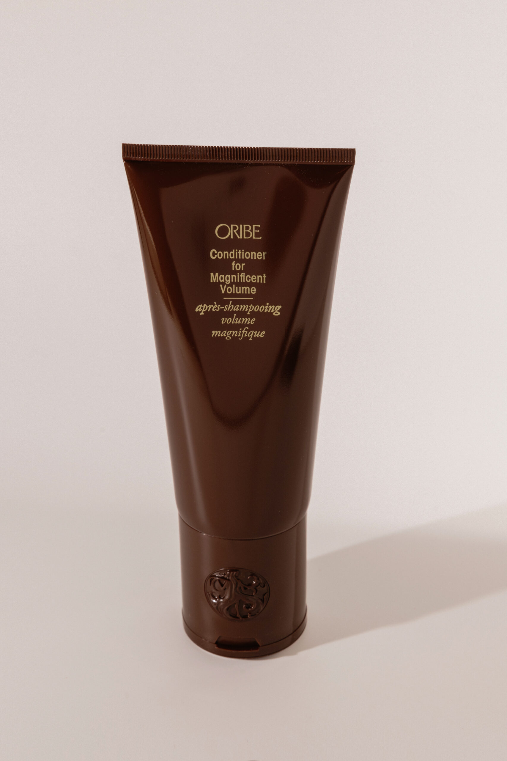 Кондиционер для придания объема Магия объема Oribe Conditioner for Magnificent Volume 200 ml
Кондиционер для придания объема Магия объема Oribe Conditioner for Magnificent Volume 200 ml