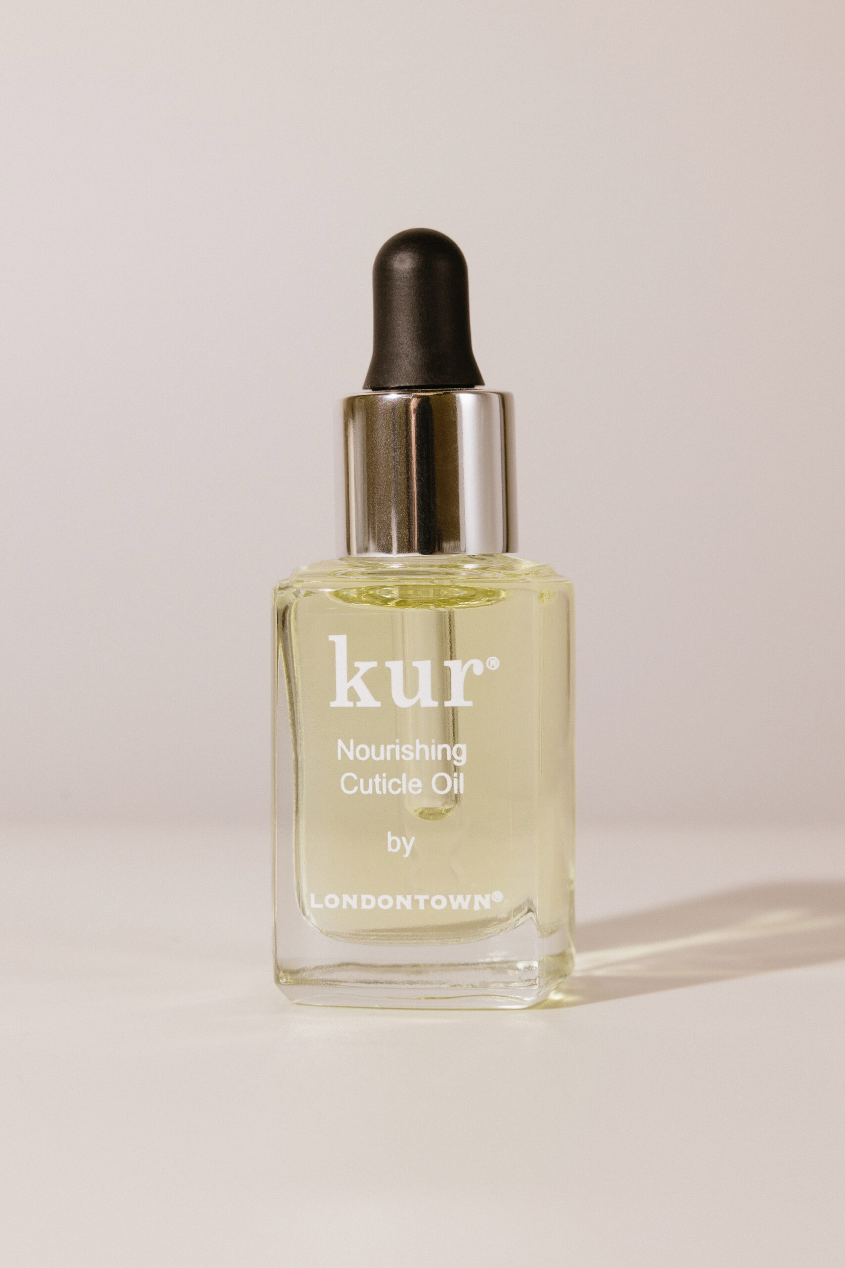 Питательное масло для кутикулы с пипеткой LondontownКur Nourshing Cuticle Oil 12 мл
Питательное масло для кутикулы с пипеткой LondontownКur Nourshing Cuticle Oil 12 мл