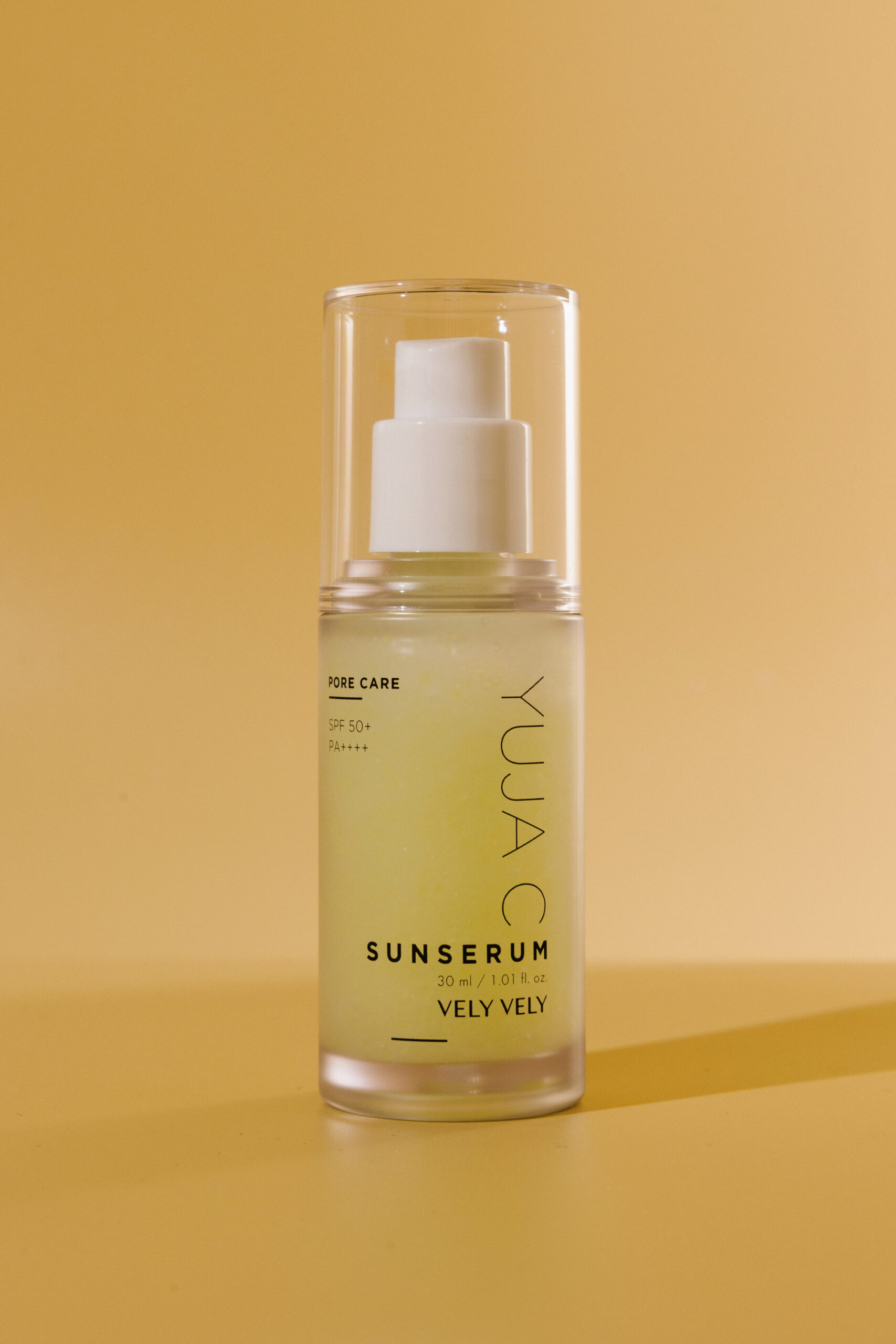 Солнцезащитная сыворотка с витамином С для сияния кожи Vely Vely Yuja C Sun Serum SPF50+ PA++++ 30ml
Солнцезащитная сыворотка с витамином С для сияния кожи Vely Vely Yuja C Sun Serum SPF50+ PA++++ 30ml