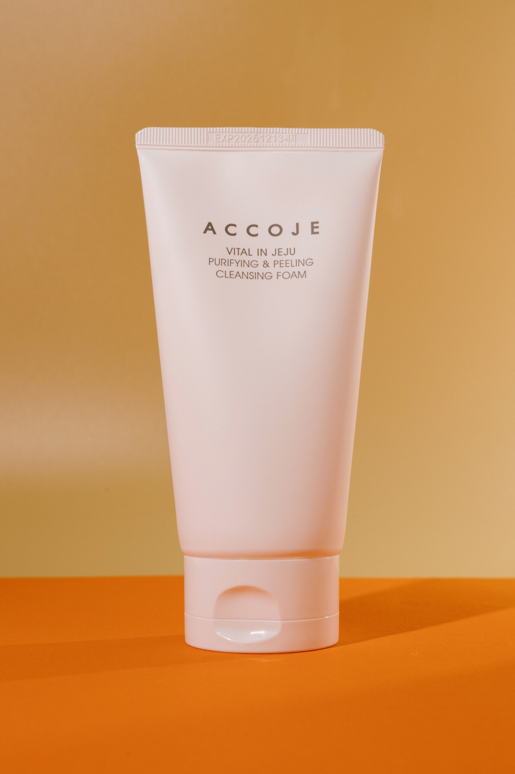 Очищающая и отшелушивающая пенка для лица ACCOJE Vital In Jeju Purifying Peeling Cleansing Foam 150 ml
Очищающая и отшелушивающая пенка для лица ACCOJE Vital In Jeju Purifying Peeling Cleansing Foam 150 ml