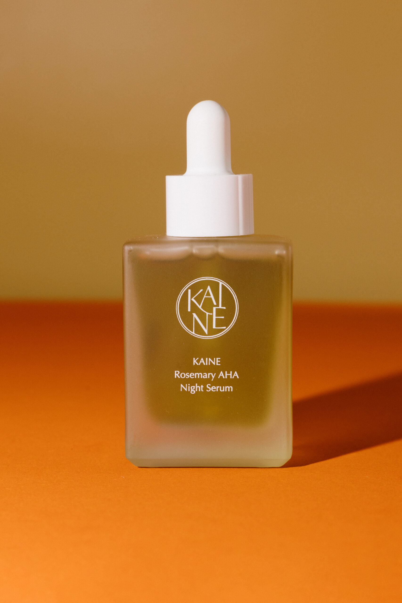 Вечерняя сыворотка с АНА кислотами и розмарином Kaine Rosemary AHA Night Serum 30ml
Вечерняя сыворотка с АНА кислотами и розмарином Kaine Rosemary AHA Night Serum 30ml
