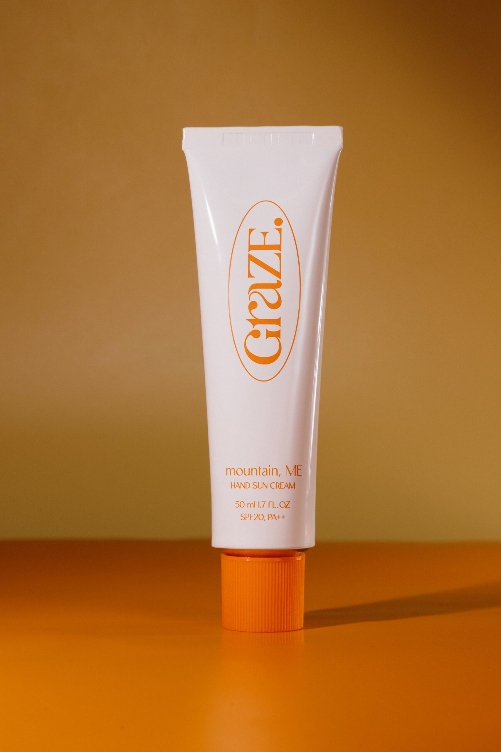 Парфюмированный солнцезащитный крем для рук Grazepoint Mountain ME Hand Sun Cream SPF20+PA++ 50ml
Парфюмированный солнцезащитный крем для рук Grazepoint Mountain ME Hand Sun Cream SPF20+PA++ 50ml