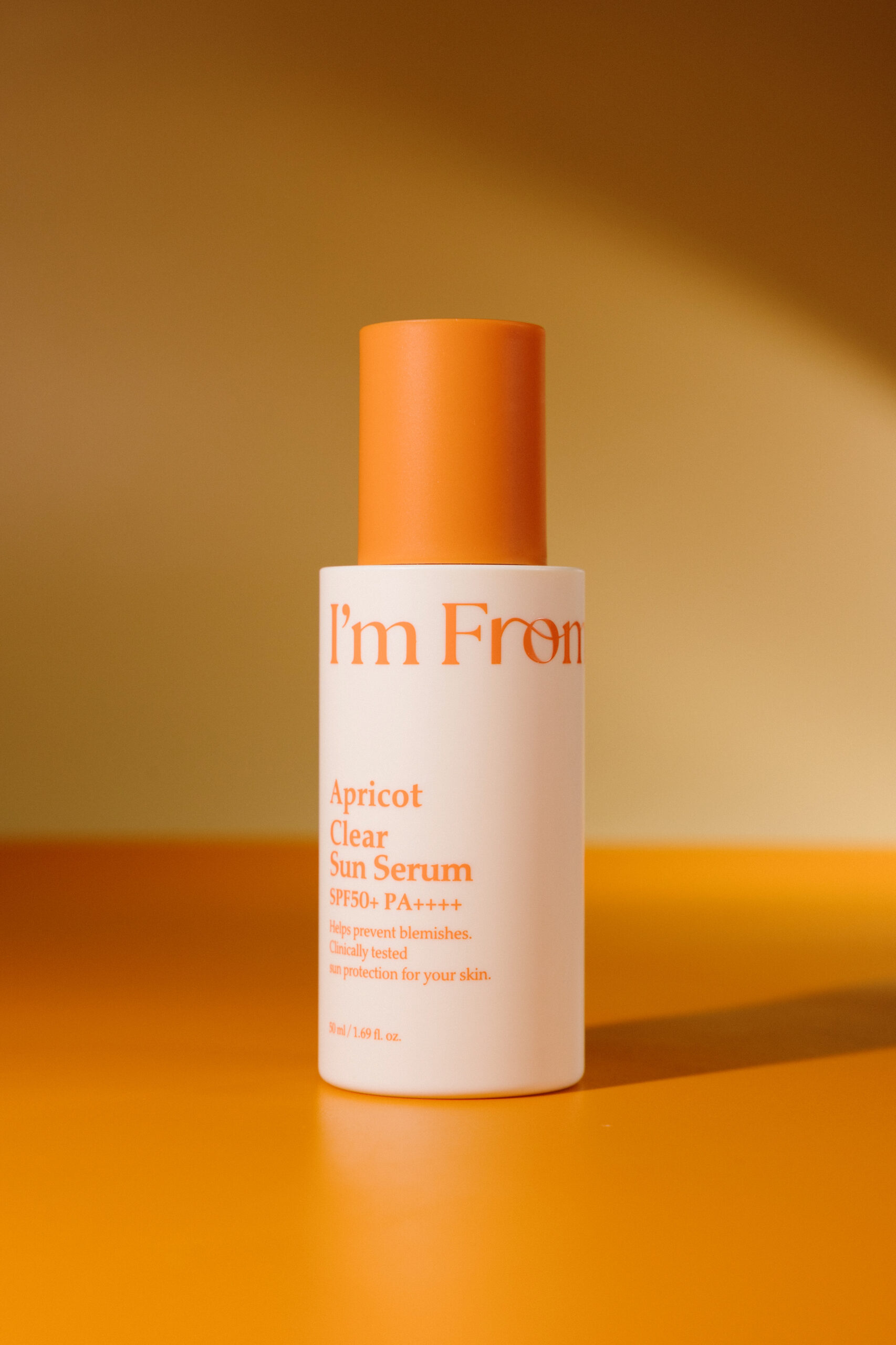 Солнцезащитная сыворотка для лица I'm from Apricot Clear Sun Serum SPF50+ PA++++ 50ml
Солнцезащитная сыворотка для лица I'm from Apricot Clear Sun Serum SPF50+ PA++++ 50ml