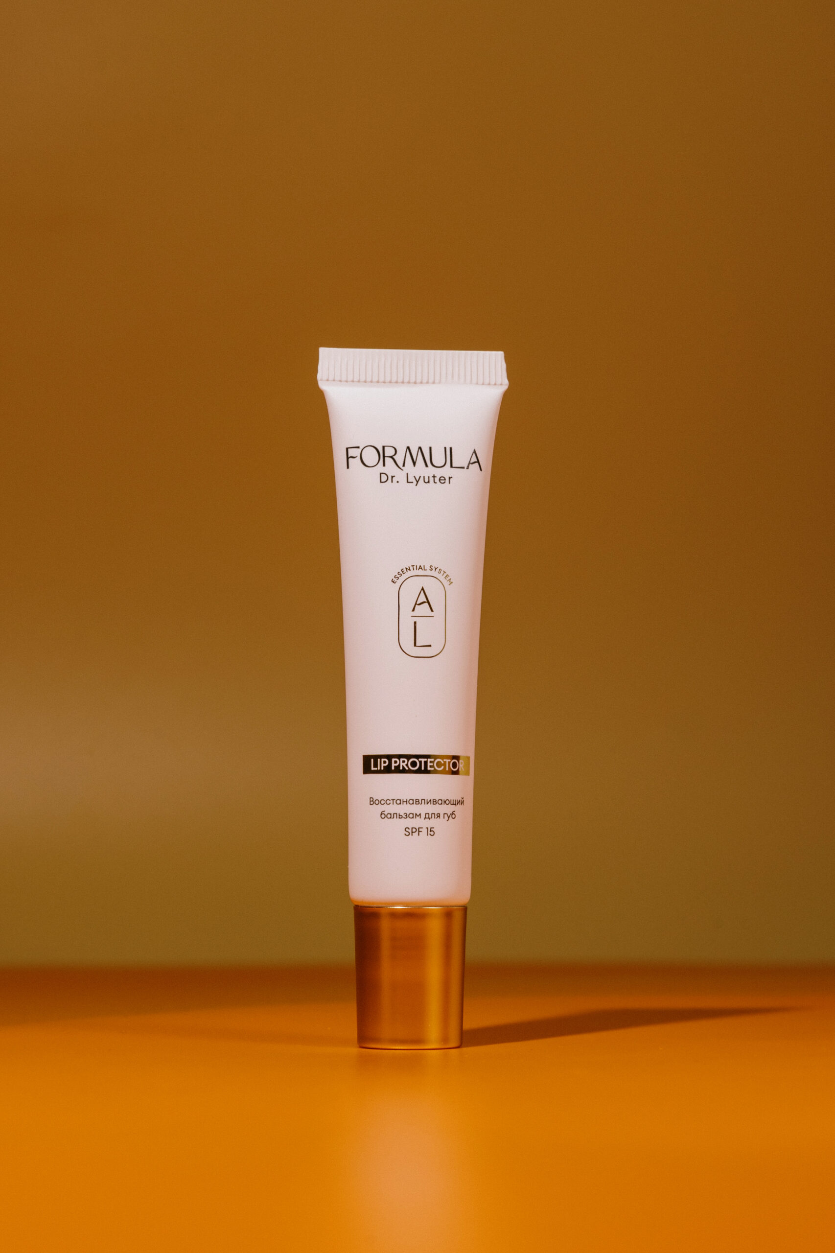 Восстанавливающий бальзам для губ FORMULA Dr. Lyuter Repart Lip Protector SPF15 15ml
Восстанавливающий бальзам для губ FORMULA Dr. Lyuter Repart Lip Protector SPF15 15ml