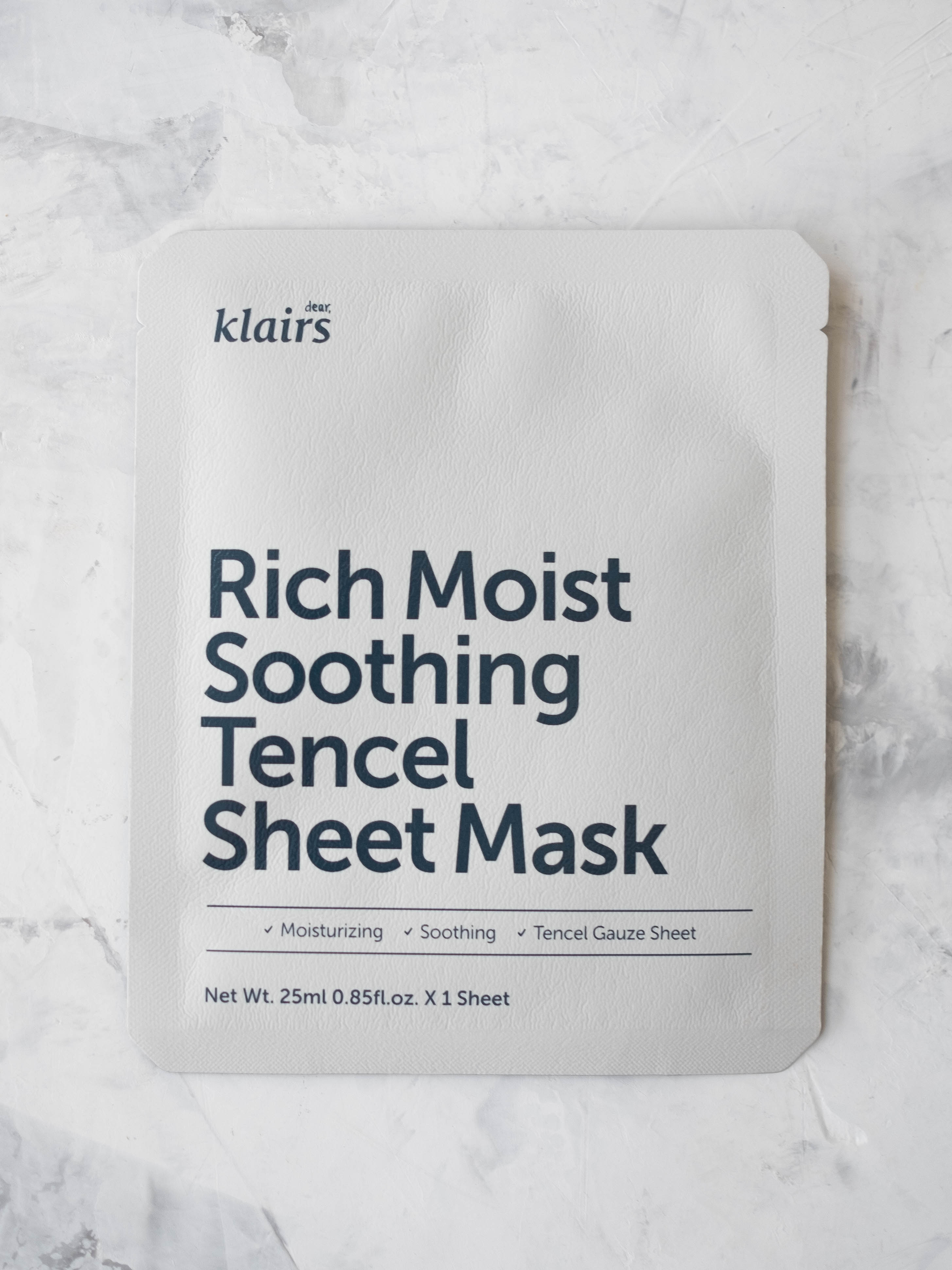 BU// Тканевая маска с керамидами KLAIRS Rich Moist Soothing Tencel Sheet Mask 25ml - фото 1