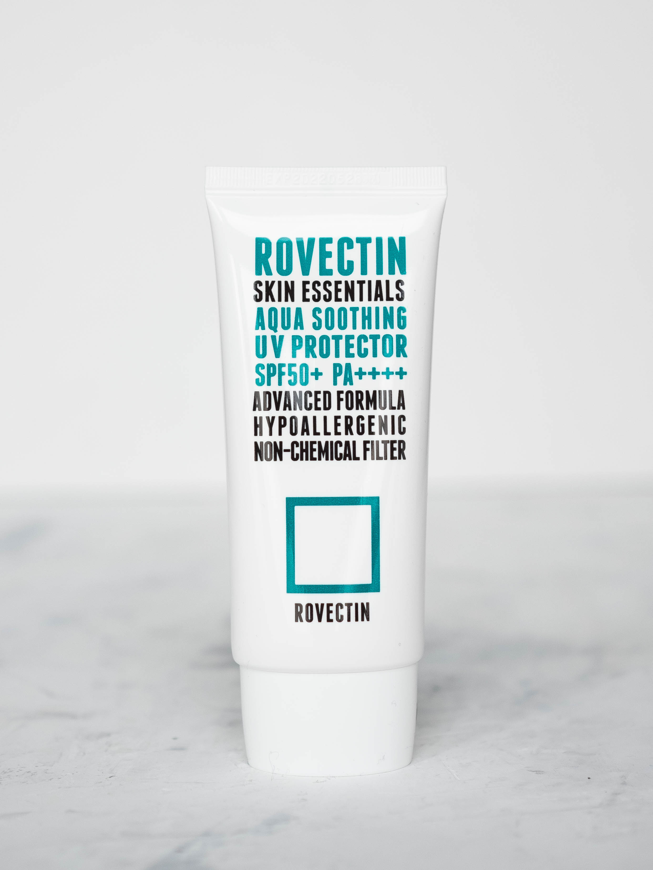 Санскрин на физических фильтрах успокаивающий ROVECTIN Skin Essentials Aqua Soothing UV Protector SPF50+PA++++ 50ml