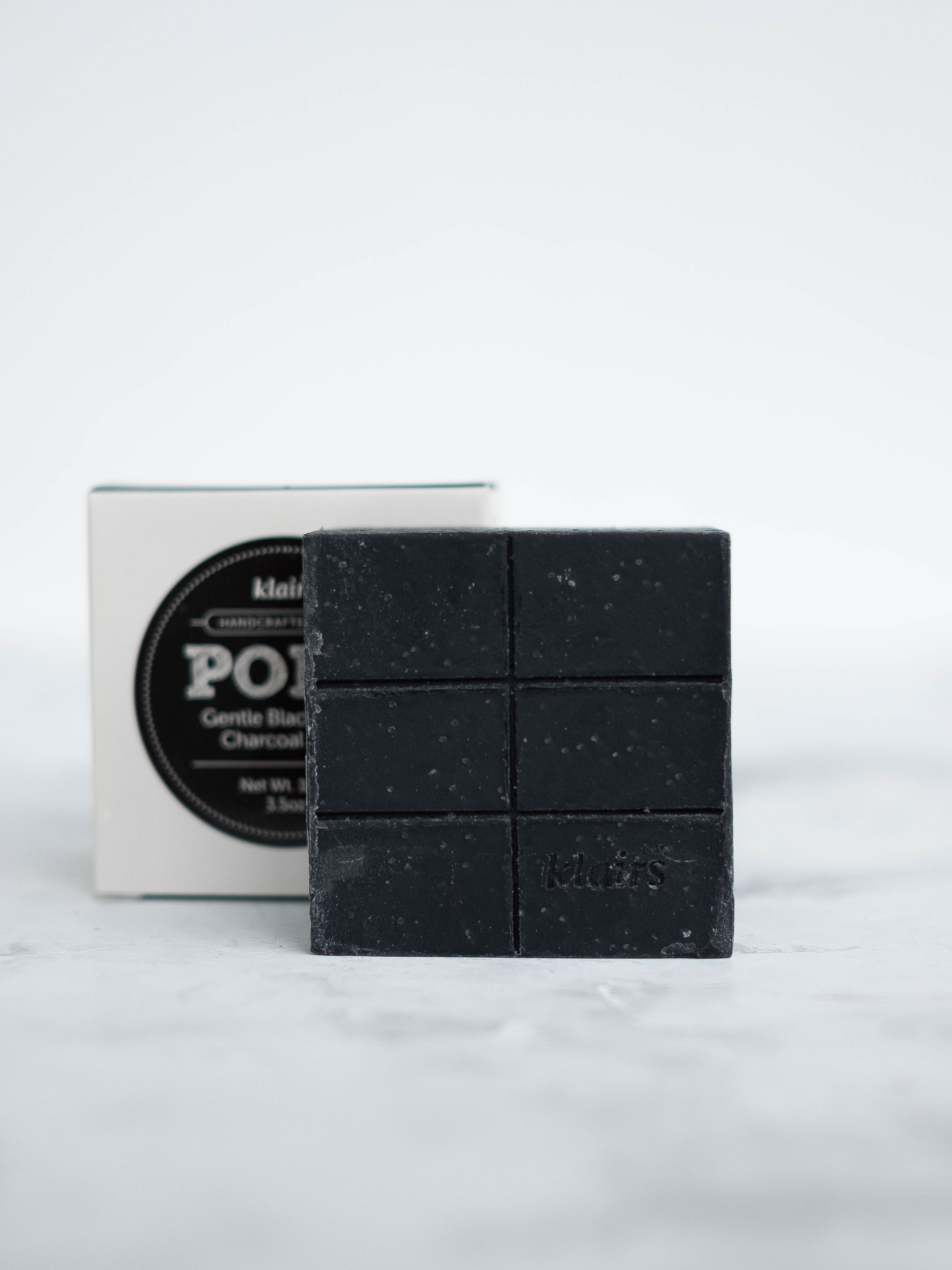 Мыло черное для ухода за порами KLAIRS Gentle Black Sugar Charcoal Soap 100g - фото 1