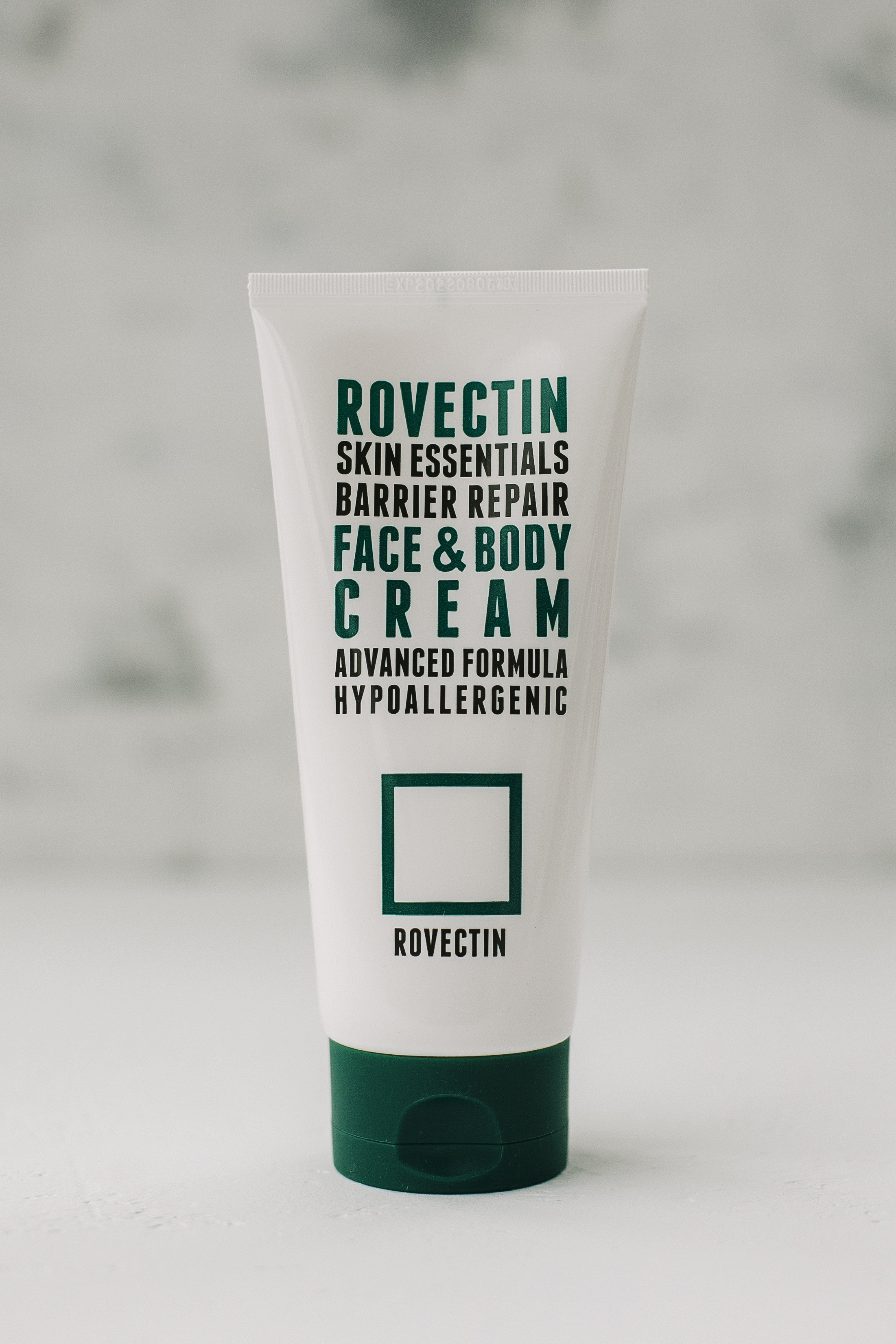 Крем с розовым маслом ROVECTIN Skin Essentials Barrier Repair Face & Body Cream 175ml