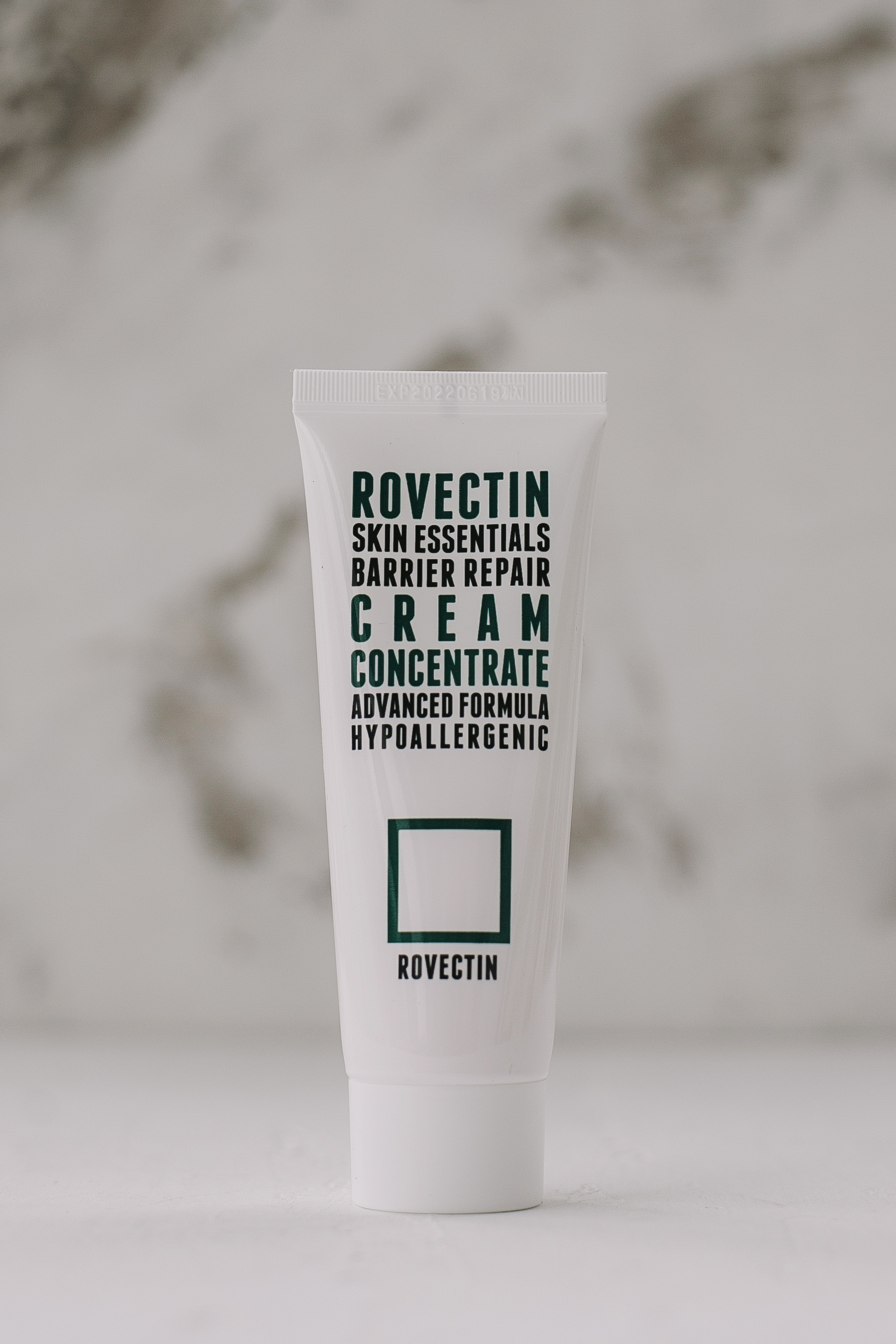Концентрированный питательный крем ROVECTIN Skin Essentials Barrier Repair Cream Concentrate 60ml