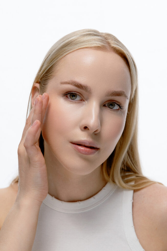 Жидкие румяна hince Dewy Liquid Cheek [02 Sunlit Peach] 6ml