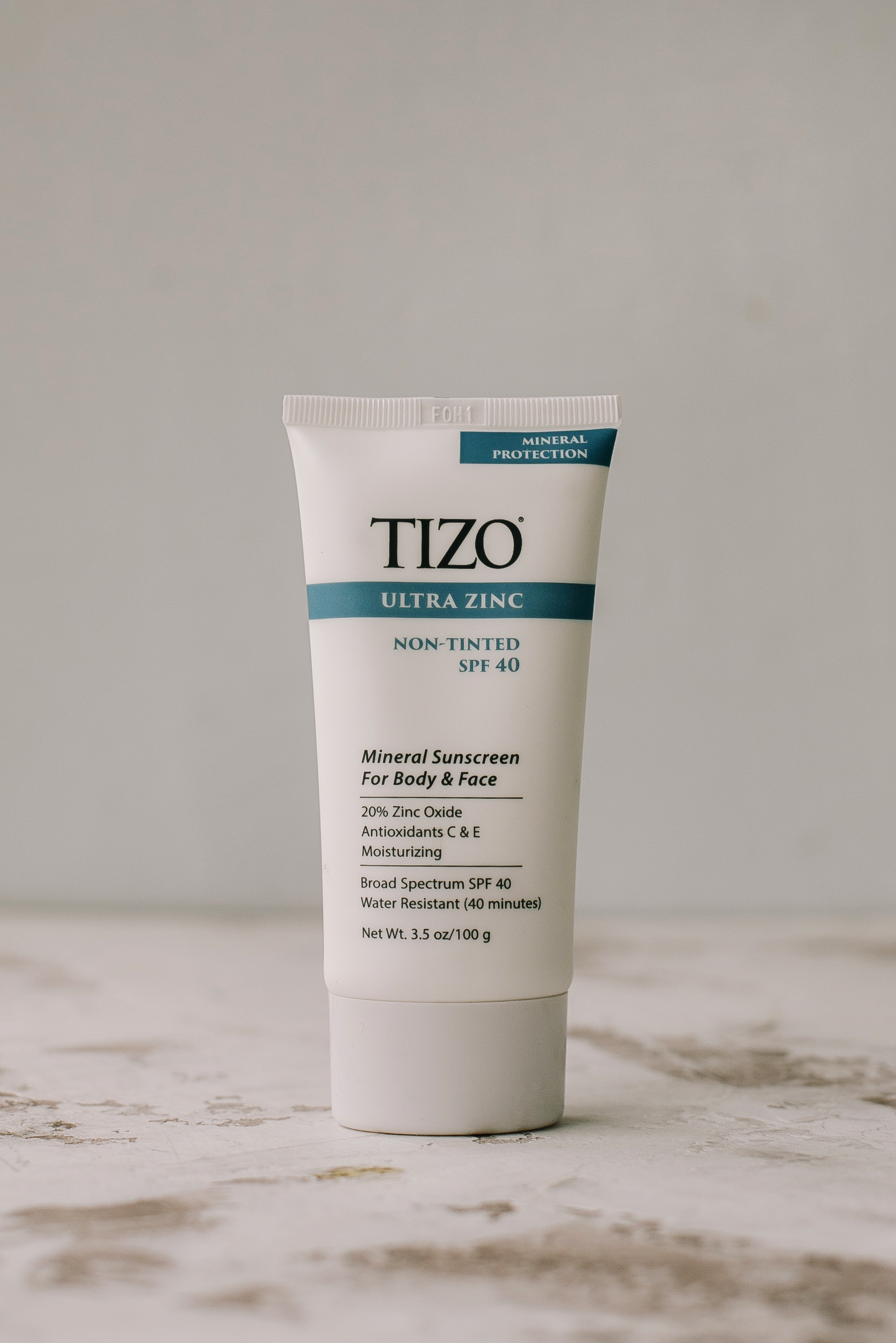 Крем солнцезащитный для лица и тела TiZO Ultra Zinc SPF 40 Non-Tinted 100g