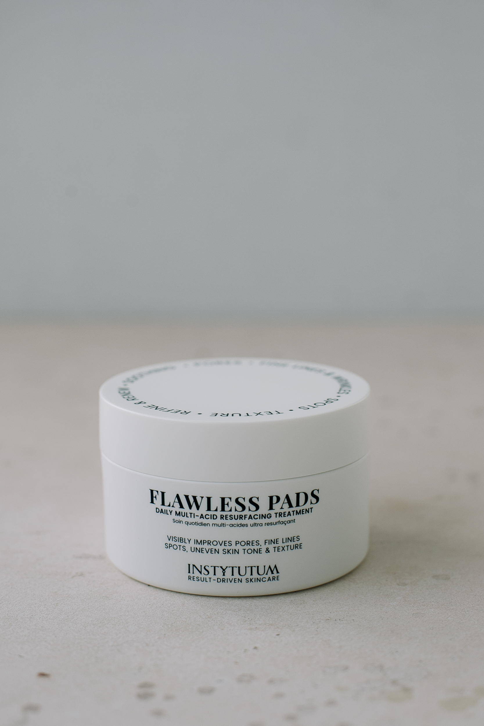 

Обновляющие пэды с салициловой и гликолевой кислотами INSTYTUTUM Flawless Pads 60шт