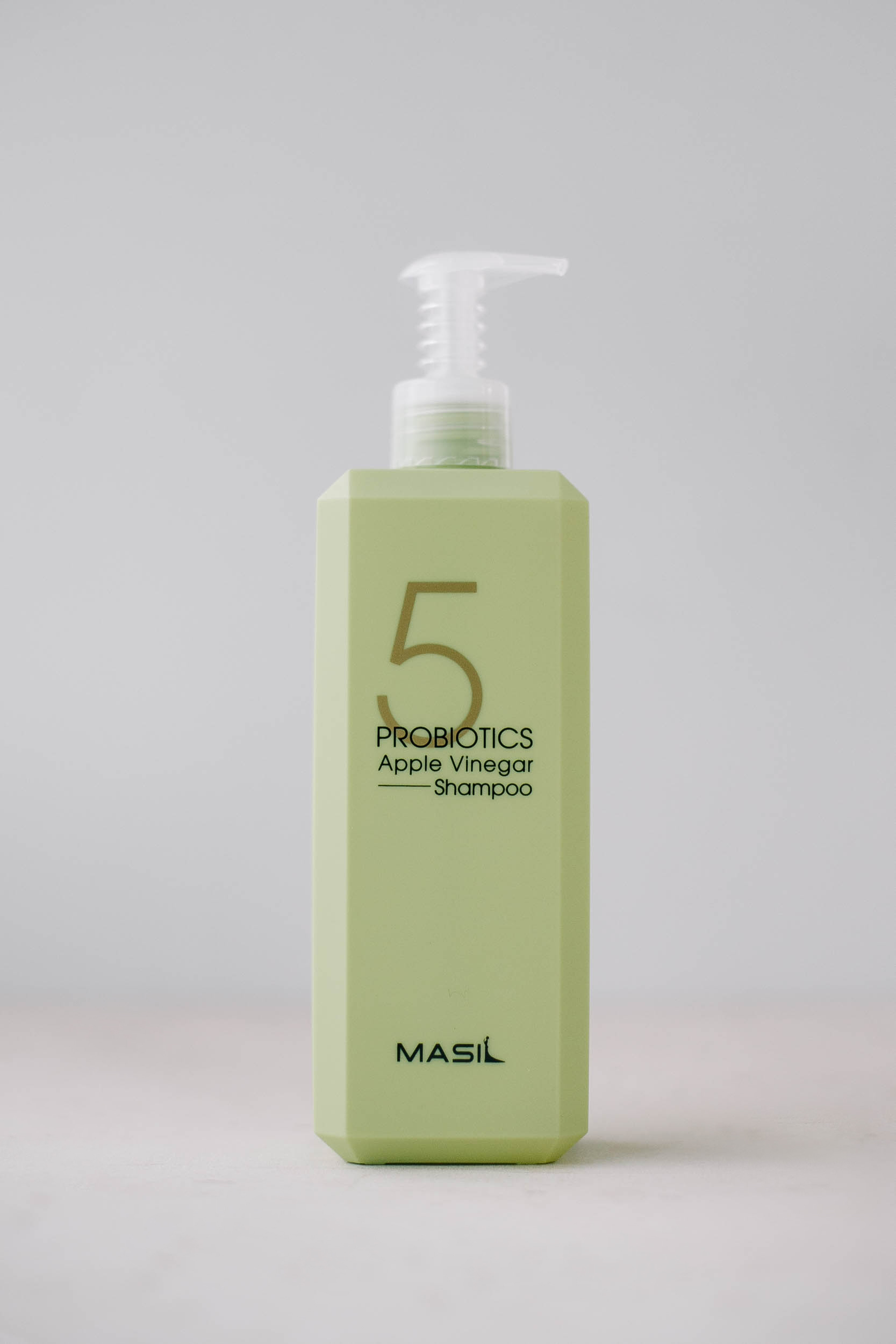 Шампунь с яблочным уксусом для блеска BU// MASIL 5 Probiotics Apple Vinegar Shampoo 500ml - фото 1