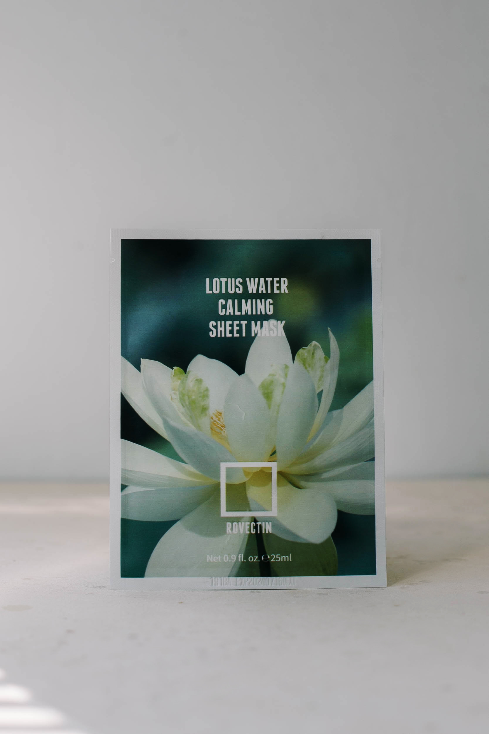 

BU// Увлажняющая тканевая маска ROVECTIN Clean Lotus Water Calmin Sheet Mask 25ml