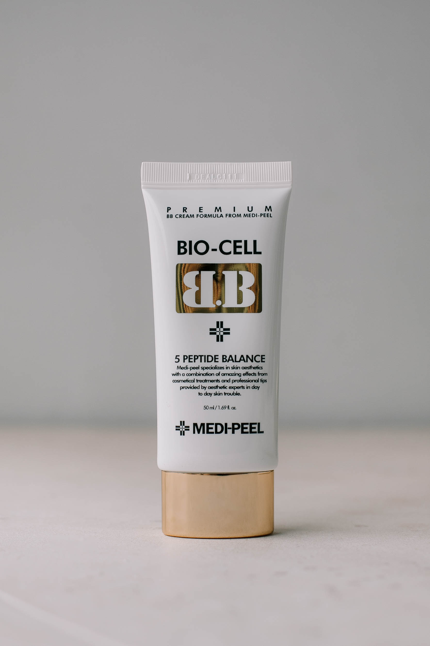 Антивозрастной атласный BB-крем MEDI-PEEL 5 Peptide Balance Bio-Cell BB 50ml