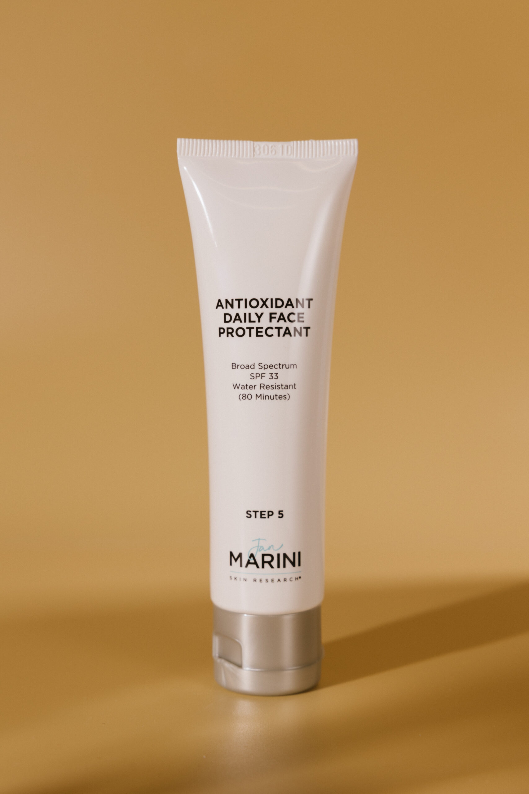 

Антиоксидантный водостойкий крем на химических фильтрах JAN MARINI Antioxidant Daily Face Protectant SPF 33 57g