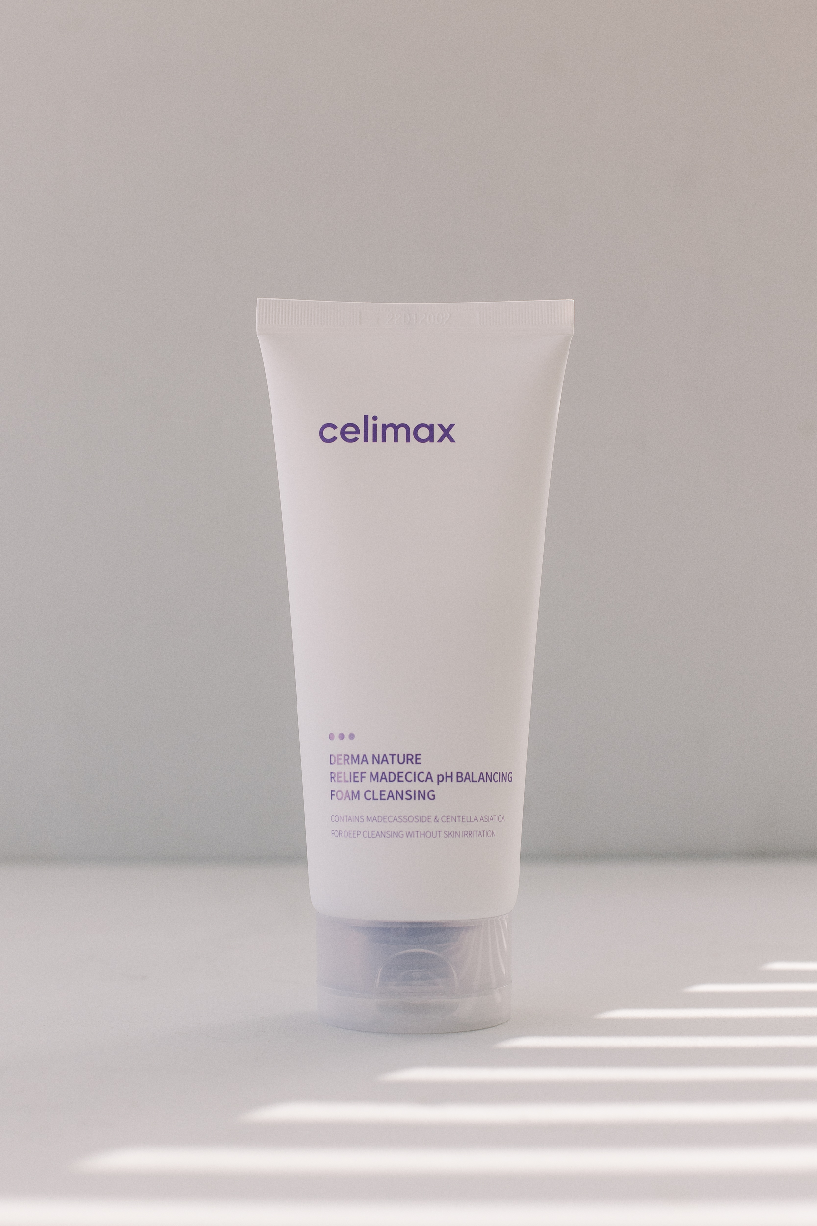 Балансирующая пенка для умывания Celimax Derma Nature Relief Madecica pH Balancing Foam Cleansing 150ml