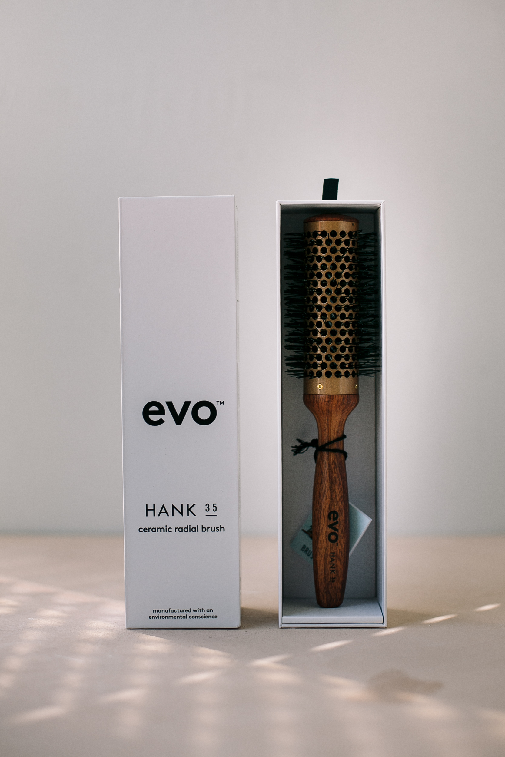 [Хэнк] керамическая круглая термощетка для волос 35 мм Evo Hank 35 Ceramic Vented Radial Brush