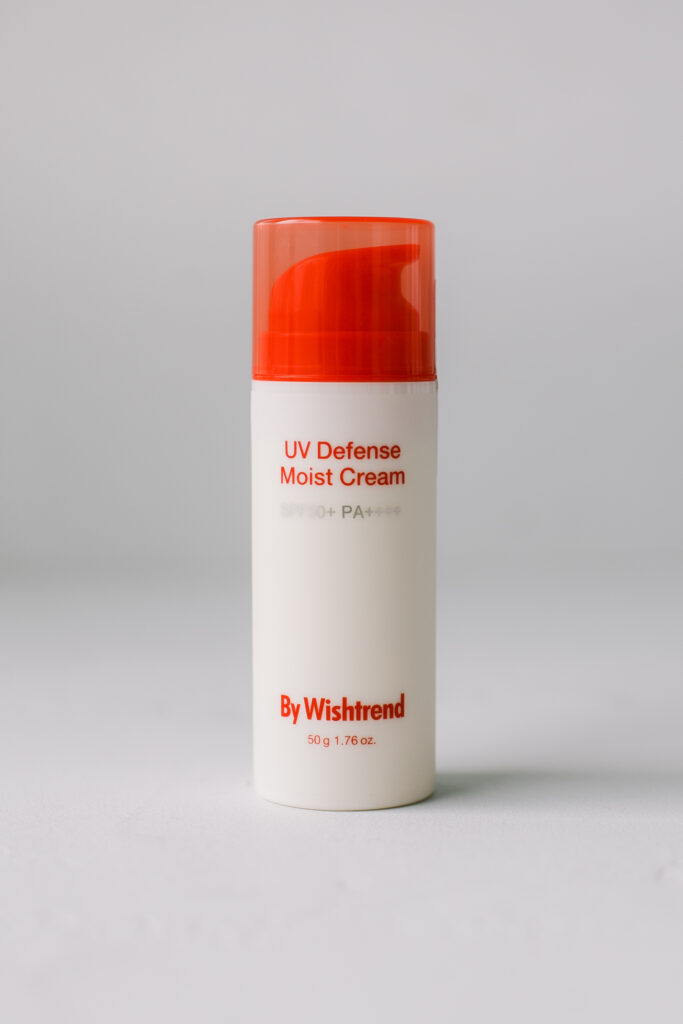 Увлажняющий крем для защиты от ультрафиолета BY WISHTREND UV Defense Moist Cream SPF50+ PA++++ 50g