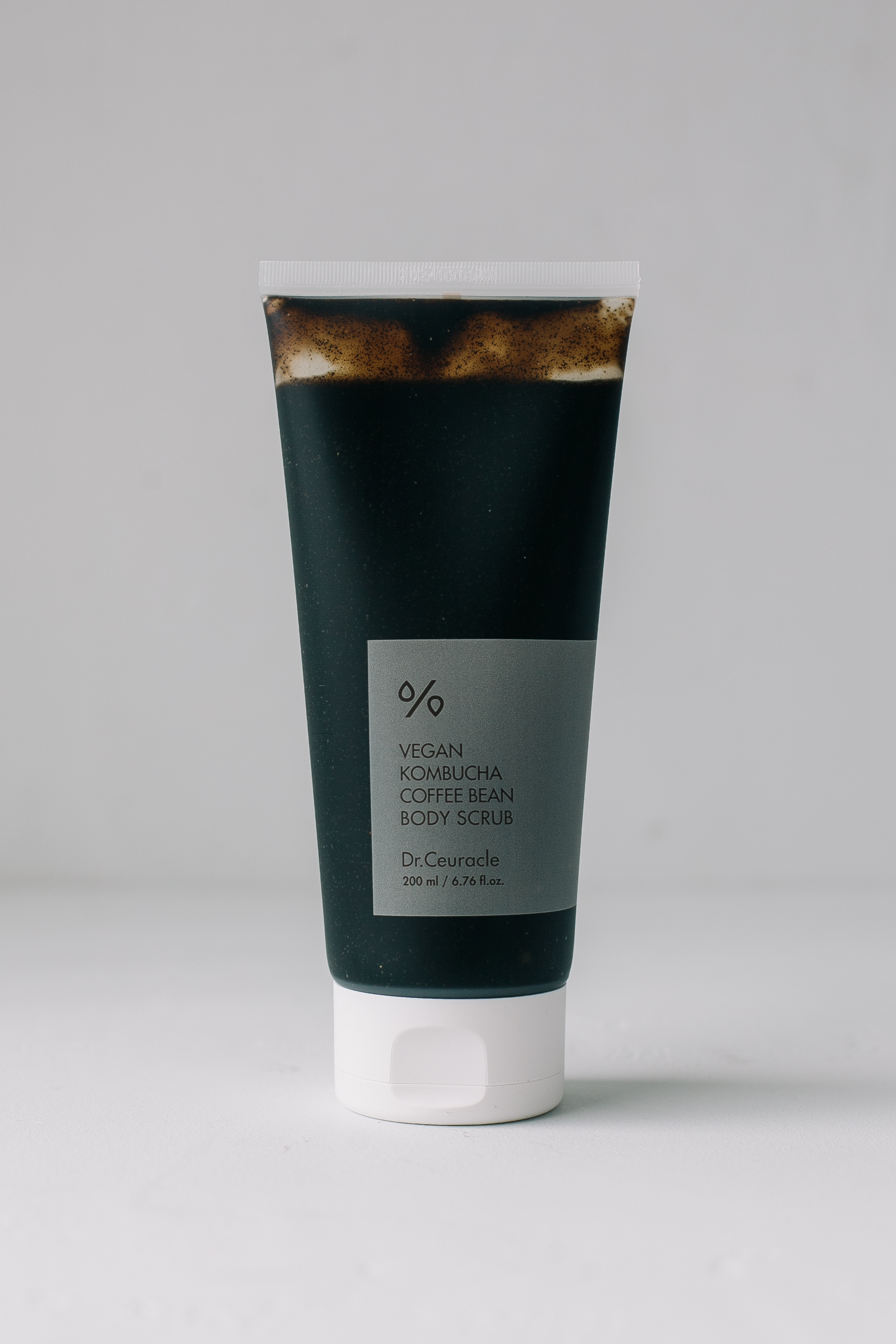 Веганский кофейный скраб для тела Dr. Ceuracle Vegan Kombucha Coffee Bean Body Scrub 200ml