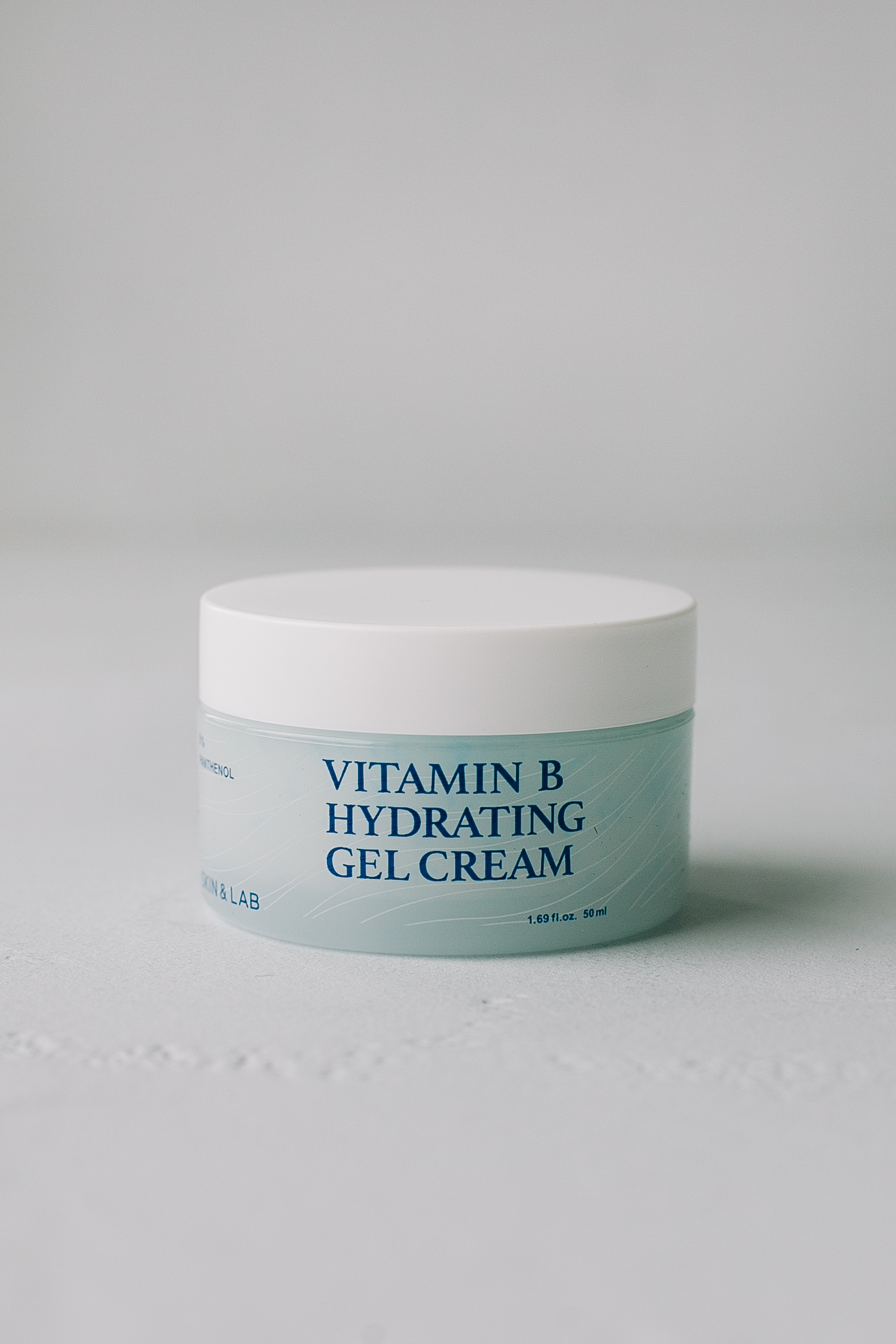 Увлажняющий гель-крем с витамином B SKIN&LAB Vitamin B Hydrating Gel Cream 50ml - фото 1
