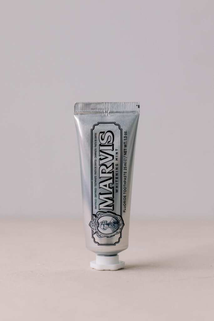 Отбеливающая зубная паста “Мята” MARVIS Whitening Mint 25 ml