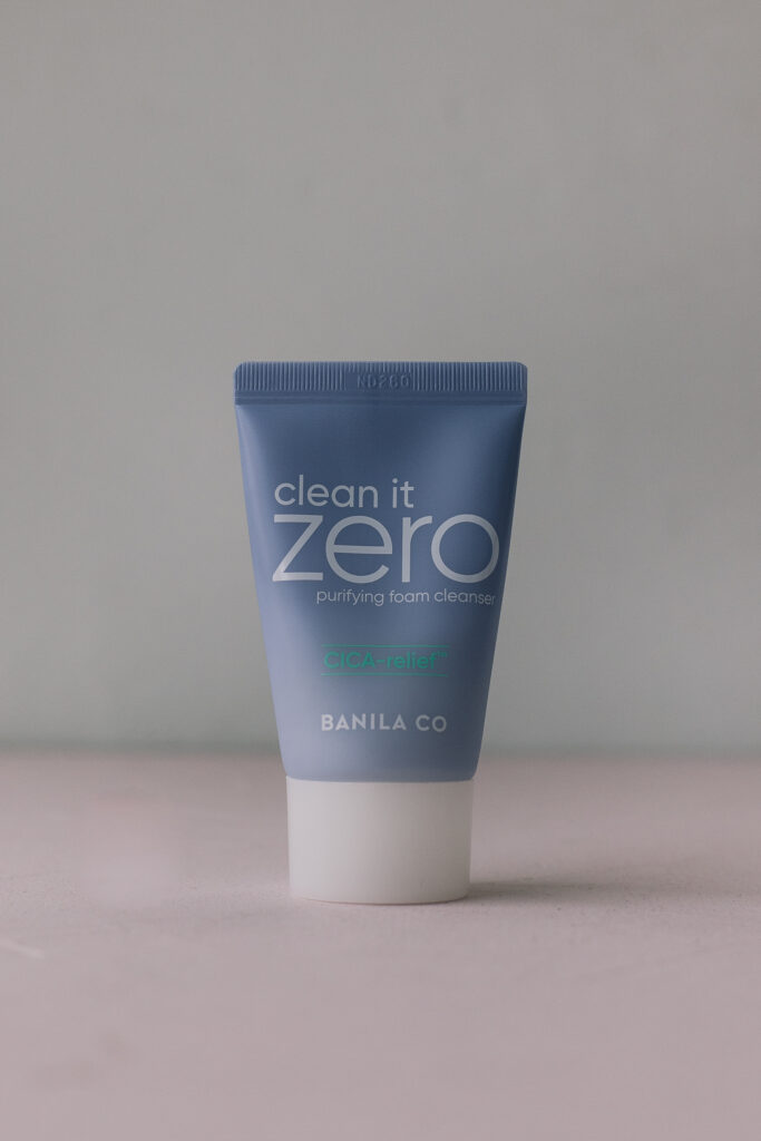 Нежная пенка для умывания Banila Co Clean It Zero Cleansing Foam Purifying 30ml