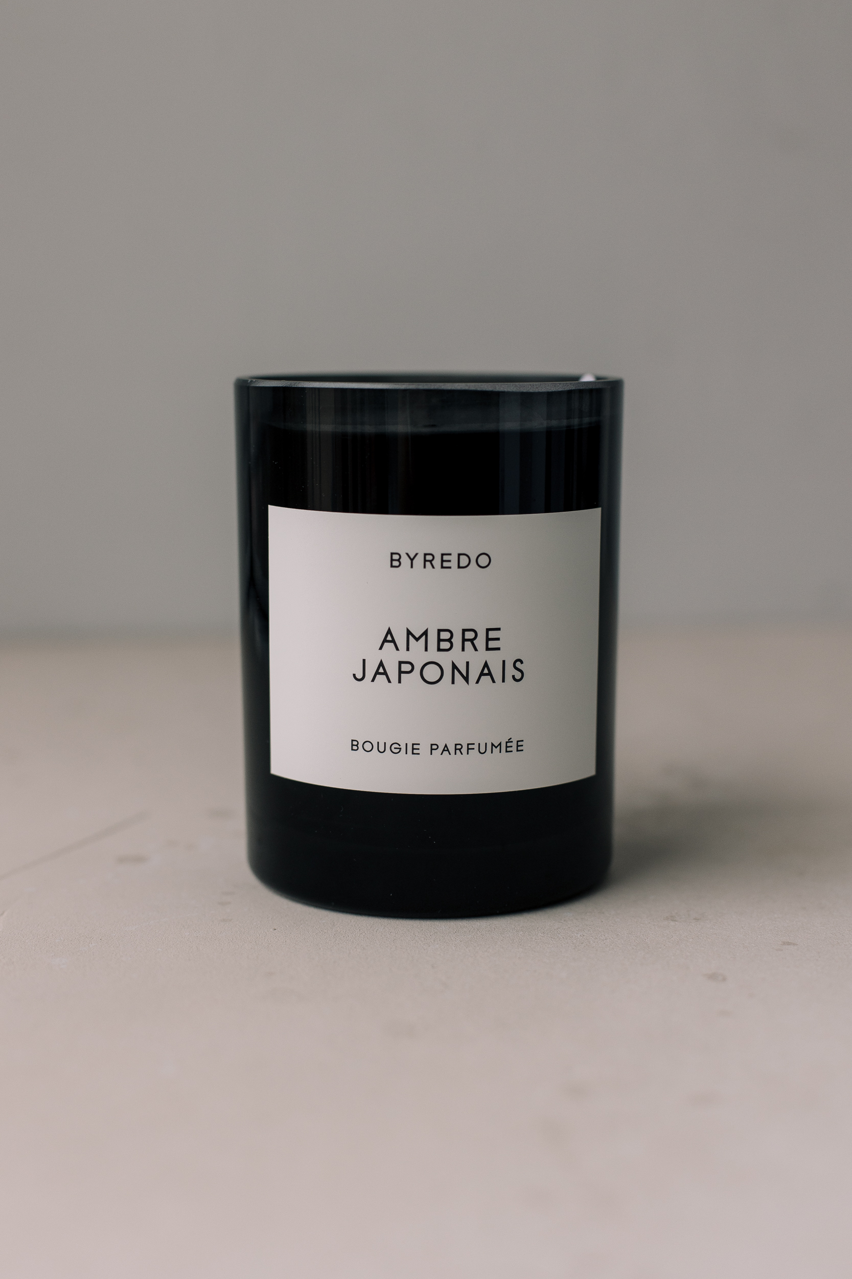 Ароматическая свеча BYREDO Ambre Japonais Fragranced Candle 240g