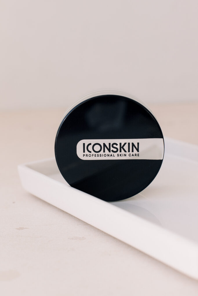 Минерально-растительная себостатическая пудра ICON SKIN Sebum Lock Overnight Matt & Care Powder 10g