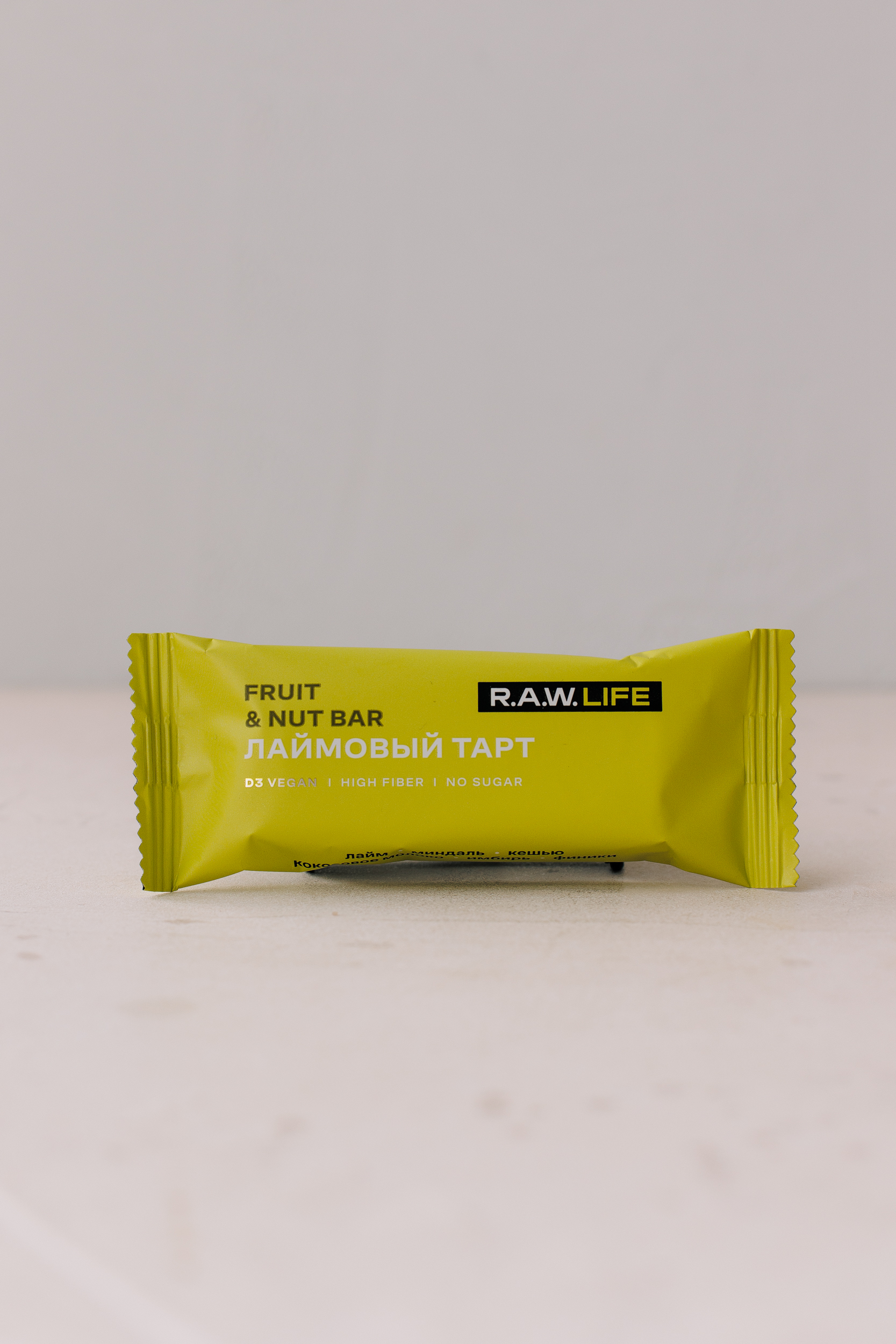 

Орехово-фруктовый батончик R.A.W. Life Fruit & Nut Bar "Лаймовый тарт" 47g