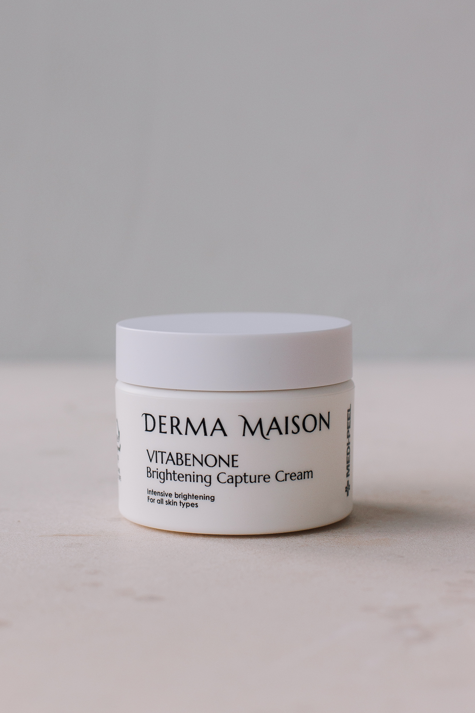 Крем для выравнивания тона MEDI-PEEL Derma Maison Vitabenone Brightening Capture Cream 50g