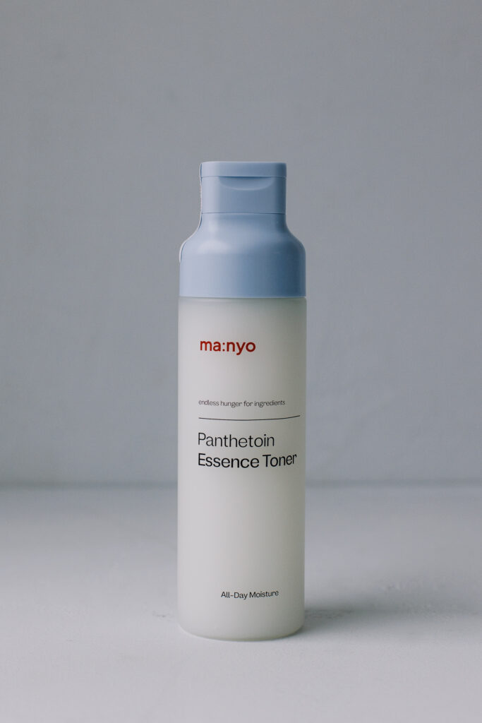 Тонер с пантетоином Manyo Panthetoin Essence Toner 200ml