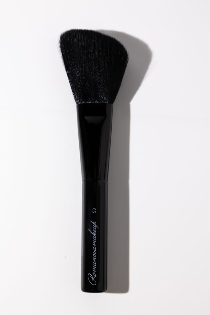 Кисть для скульптора и бронзера Romanovamakeup Sexy Makeup Brush S3