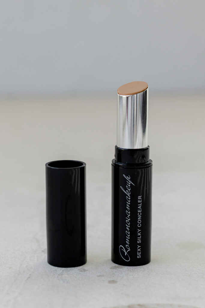 Консилер-стик Romanovamakeup Sexy Silky Concealer LIGHT 6.5g