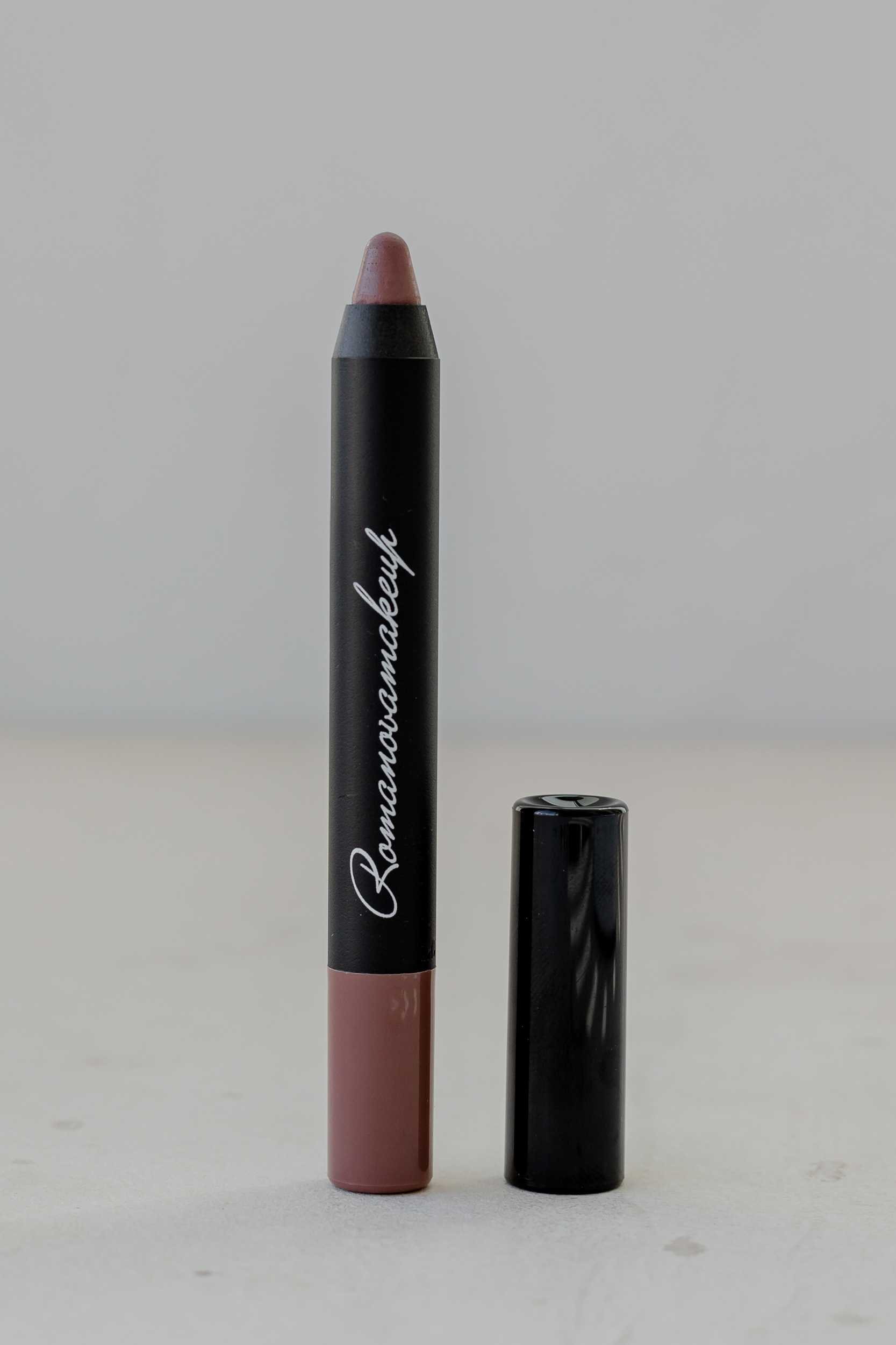 Помада-карандаш для губ Romanovamakeup Sexy Lipstick Pen Velvet PRALINE 2.8g