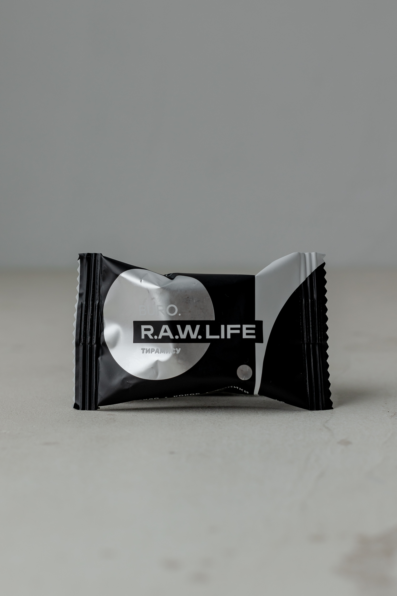 BU// Конфета R.A.W. LIFE SWEETS  