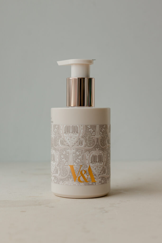 Лосьон для рук с ароматом [Зеленый лист] V&A Scented Hand Lotion [Verdant Leaf] 350ml