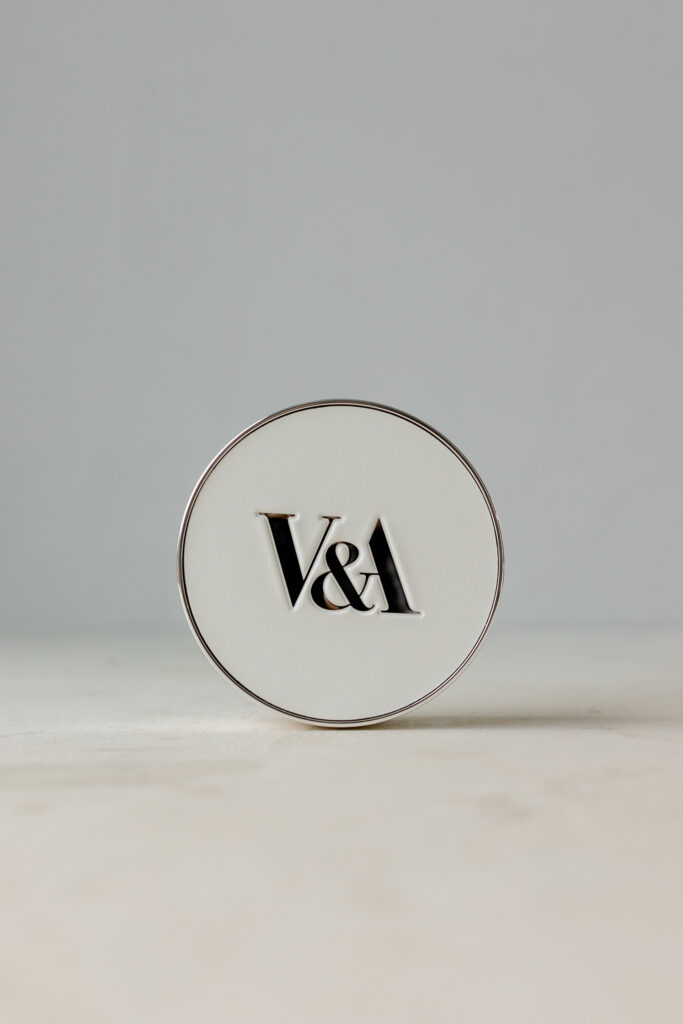 Кушон матовый [02 Нейтрально-бежевый] V&A Long-Wear Cushion Foundation Matte [02 Neutral Beige] 15g