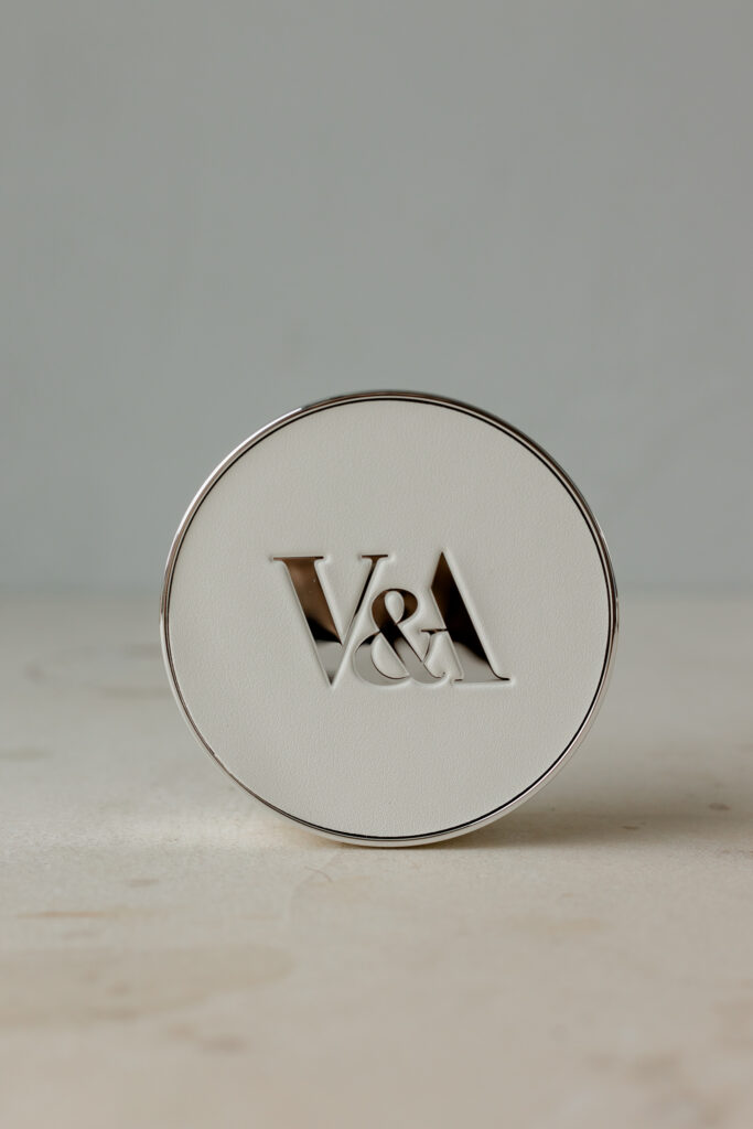 Кушон матовый [01 Светлая слоновая кость] V&A Long-Wear Cushion Foundation Matte [01 Fair Ivory] 15g