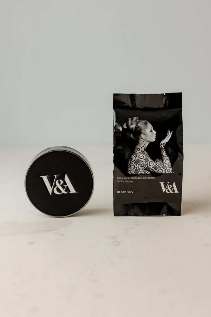 Кушон Сияющий [01 Светлая слоновая кость] V&A Long-Wear Cushion Foundation Radiant [01 Fair Ivory]15g*2