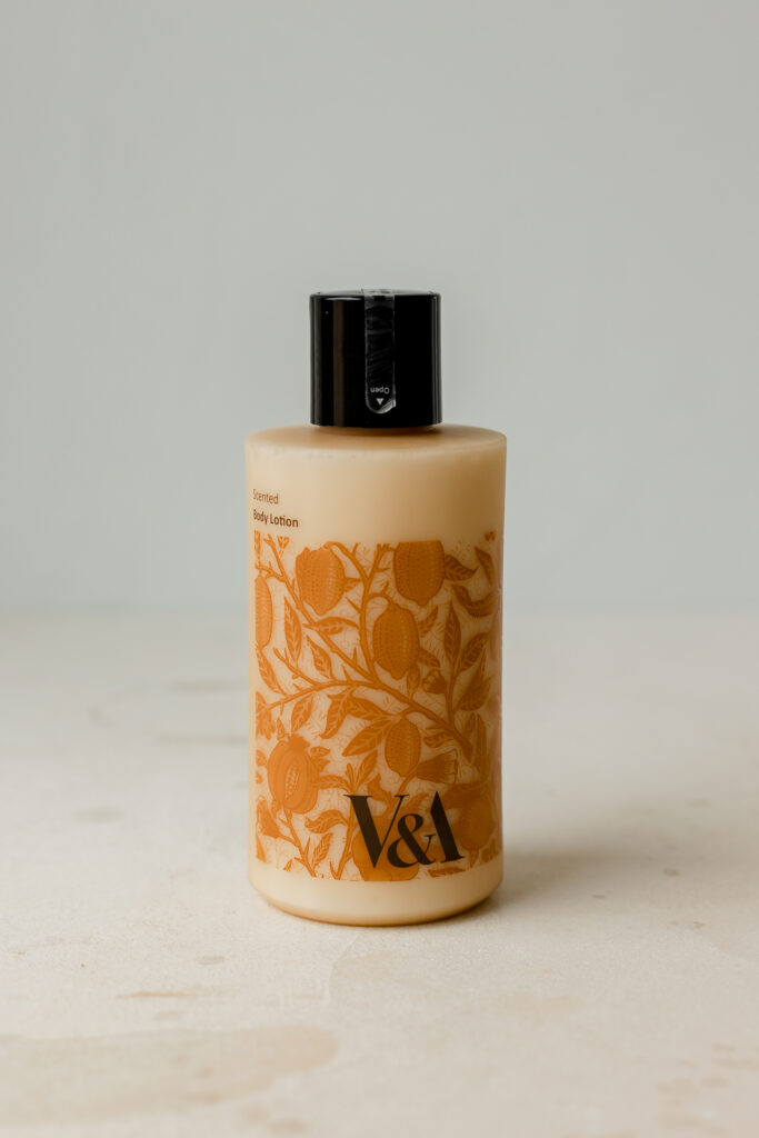 Лосьон для тела с ароматом оранжереи V&A Scented Body Lotion [Orangerie] 200ml