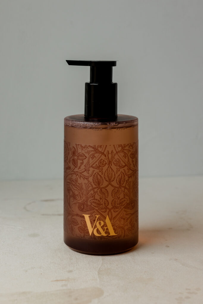 Гель для душа с ароматом V&A Scented Body Wash [Herbaceous Petal] 450 ml