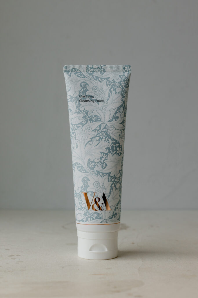 Очищающая пенка с антиоксидантами V&A Antioxidant Claryfing Foam 135ml