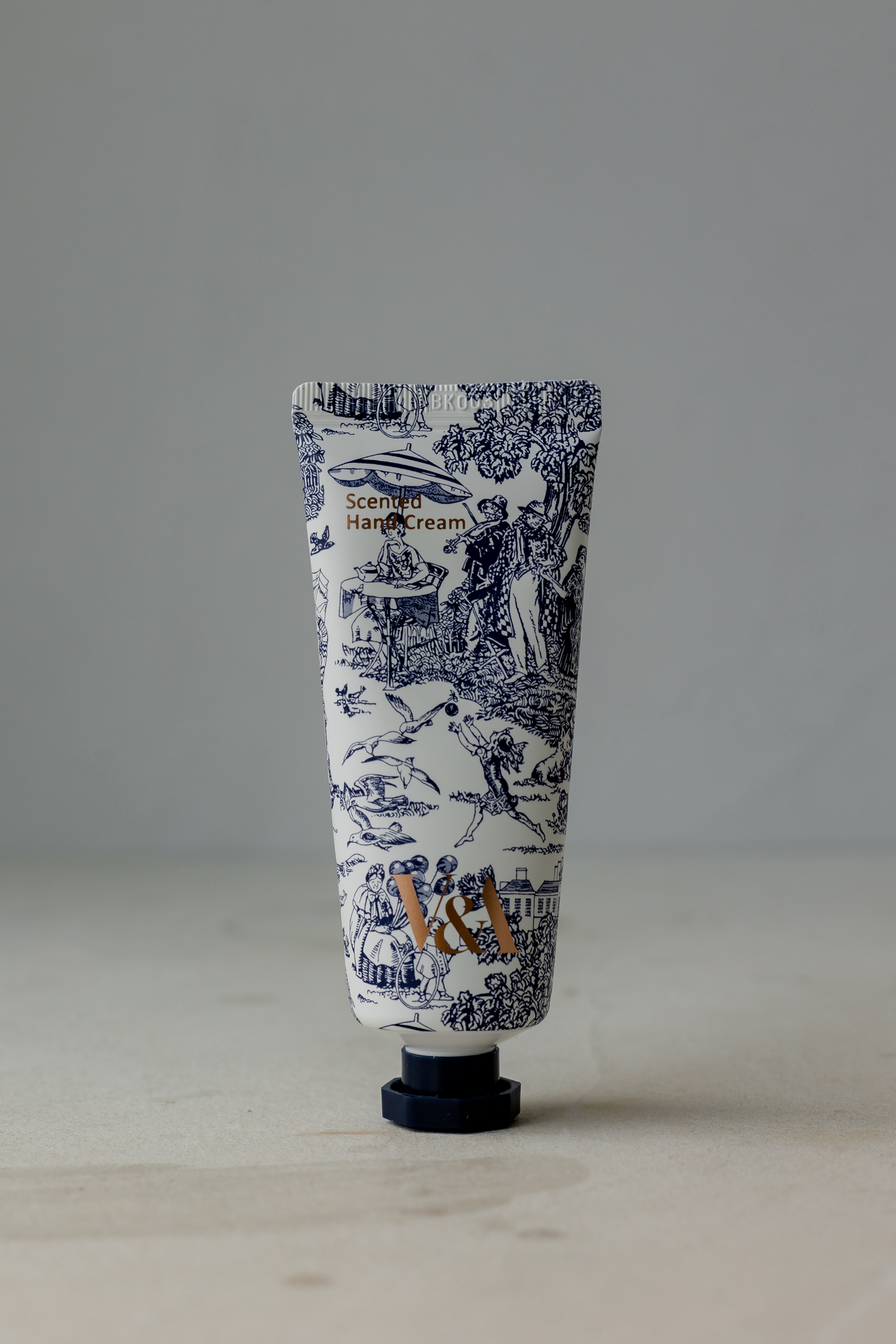 Крем для рук с ароматом [Свежий бриз] V&A Scented Hand Cream [Fresh Breeze] 40ml Вид №1