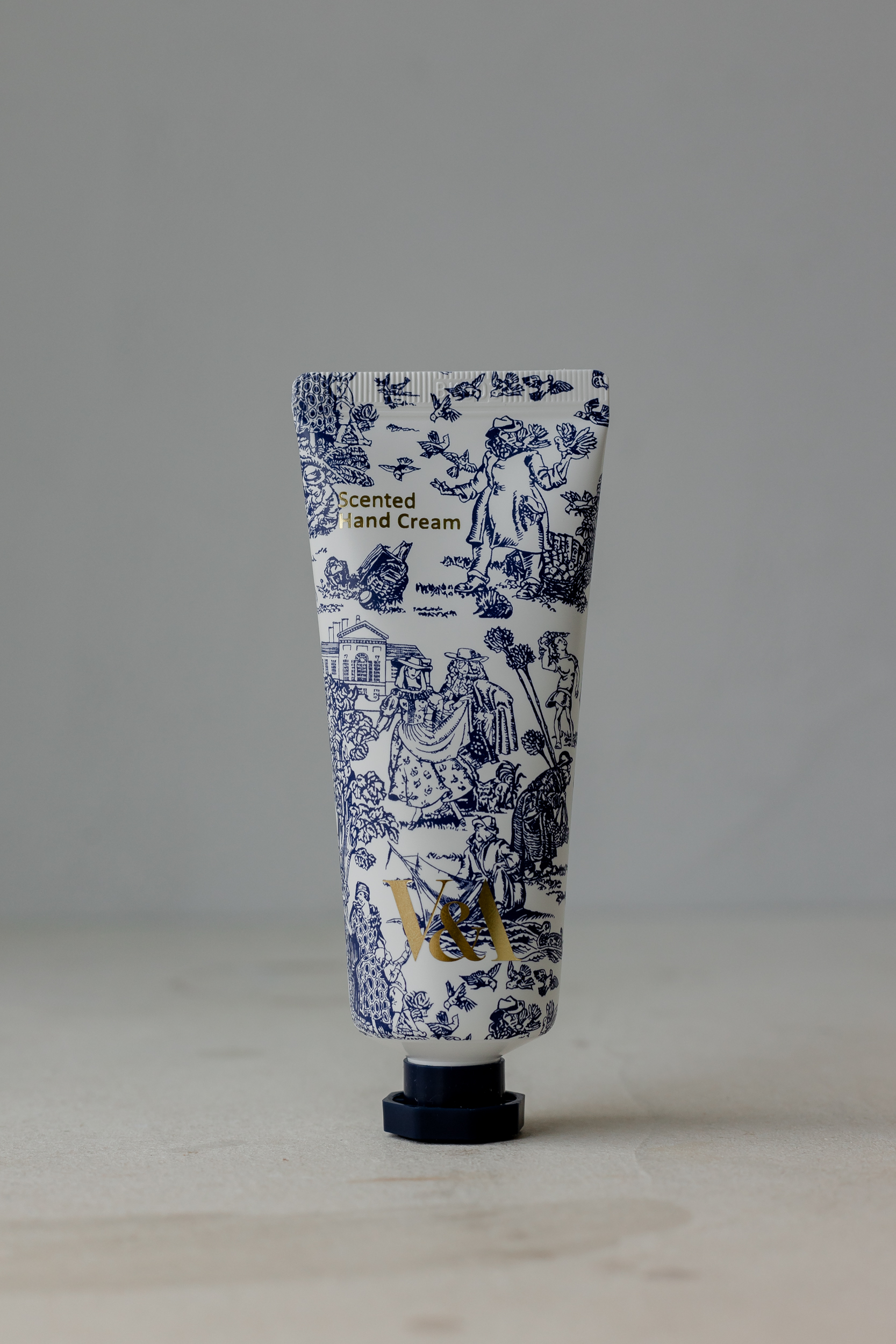 Крем для рук с ароматом [Прогулка по саду] V&A Scented Hand Cream [Garden Walk] 40ml