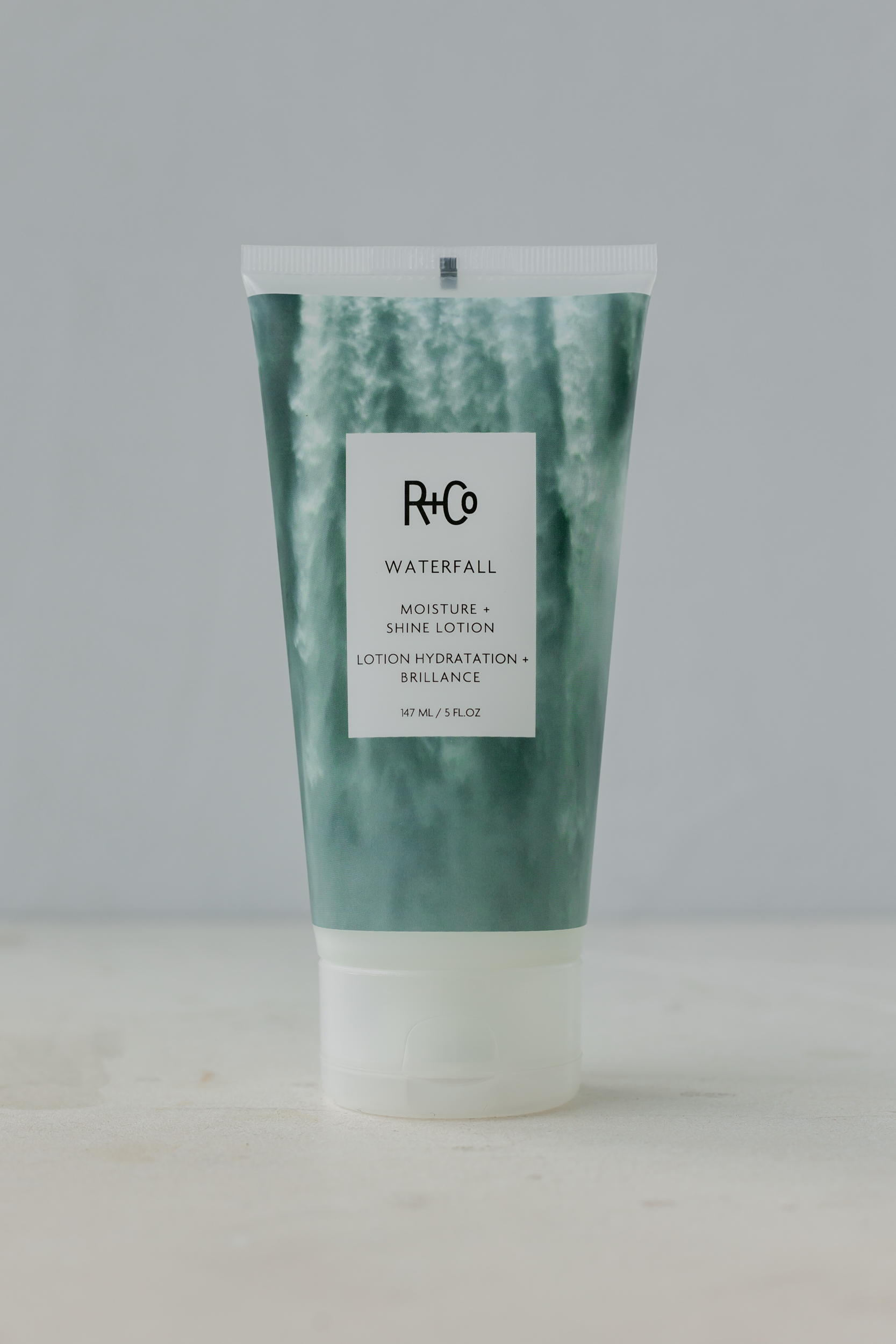 

ВОДОПАД увлажняющий лосьон для блеска R+Co WATERFALL Moisture + Shine Lotion 147ml