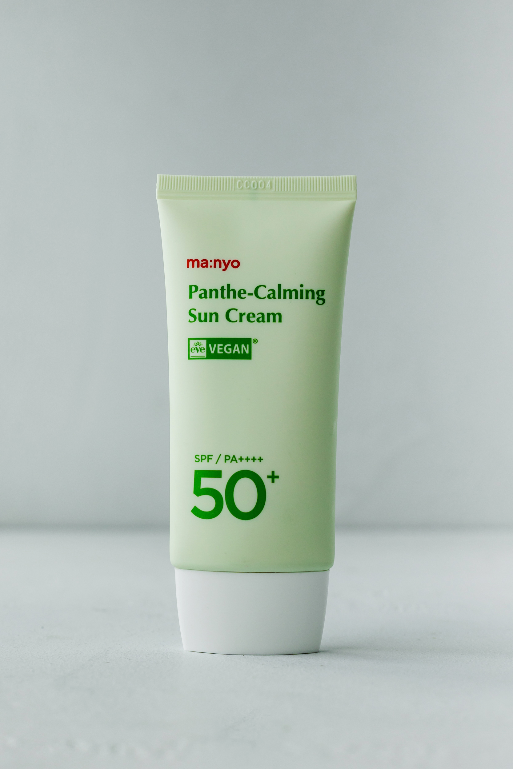 Успокаивающий солнцезащитный крем на физических фильтрах Manyo Panthe-Calming Sun Cream SPF50+ PA++++ 50ml