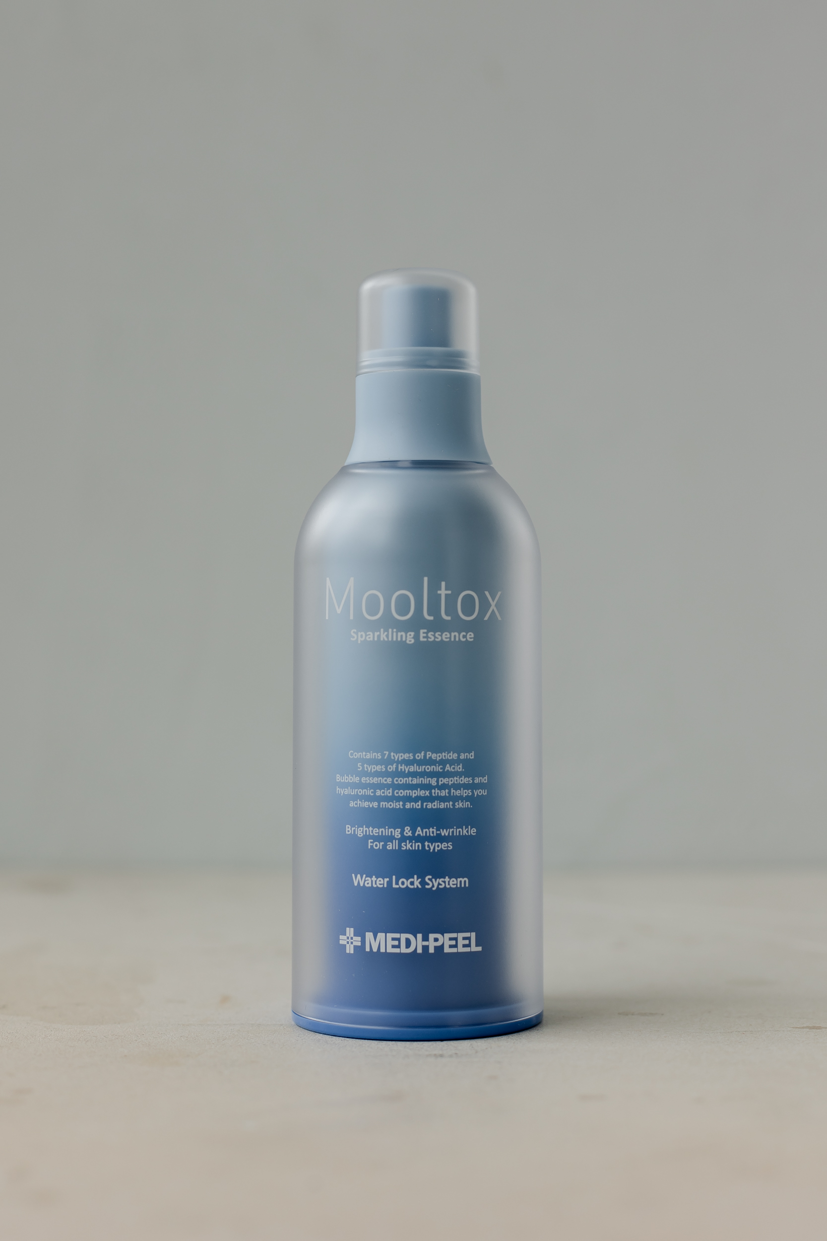 Интенсивно увлажняющая кислородная эссенция MEDI-PEEL Aqua Mooltox Sparkling Essence 100ml 4950₽