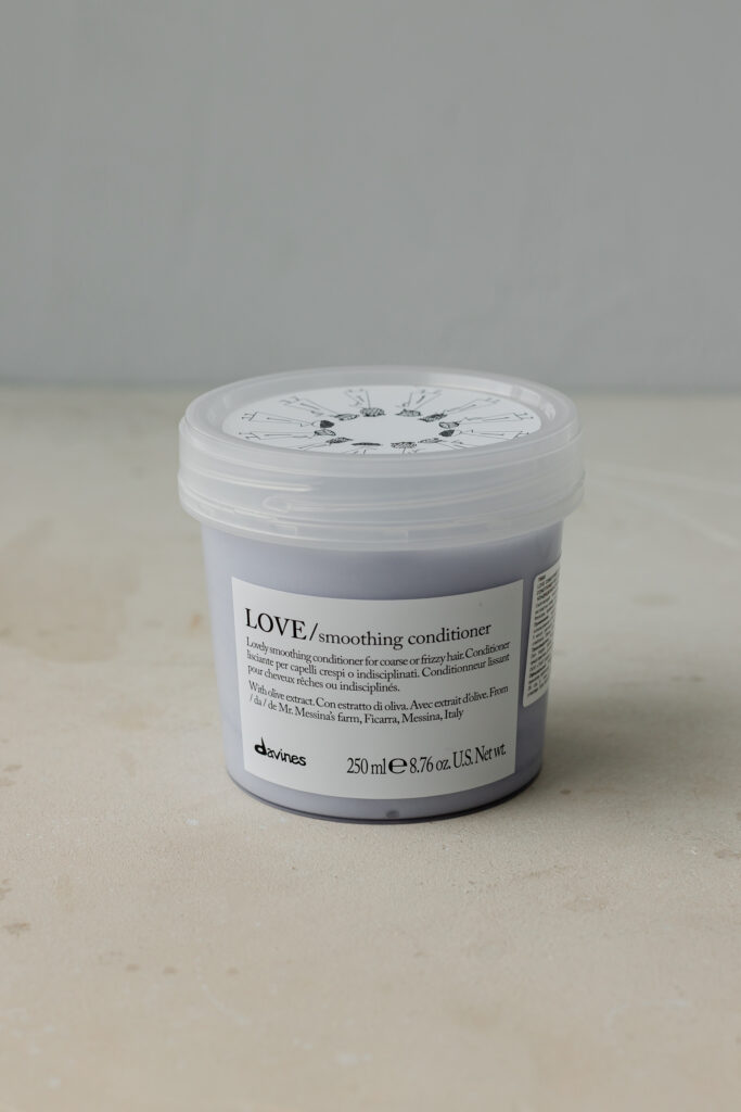 Кондиционер для разглаживания завитка DAVINES LOVE Smoothing Conditioner 250ml